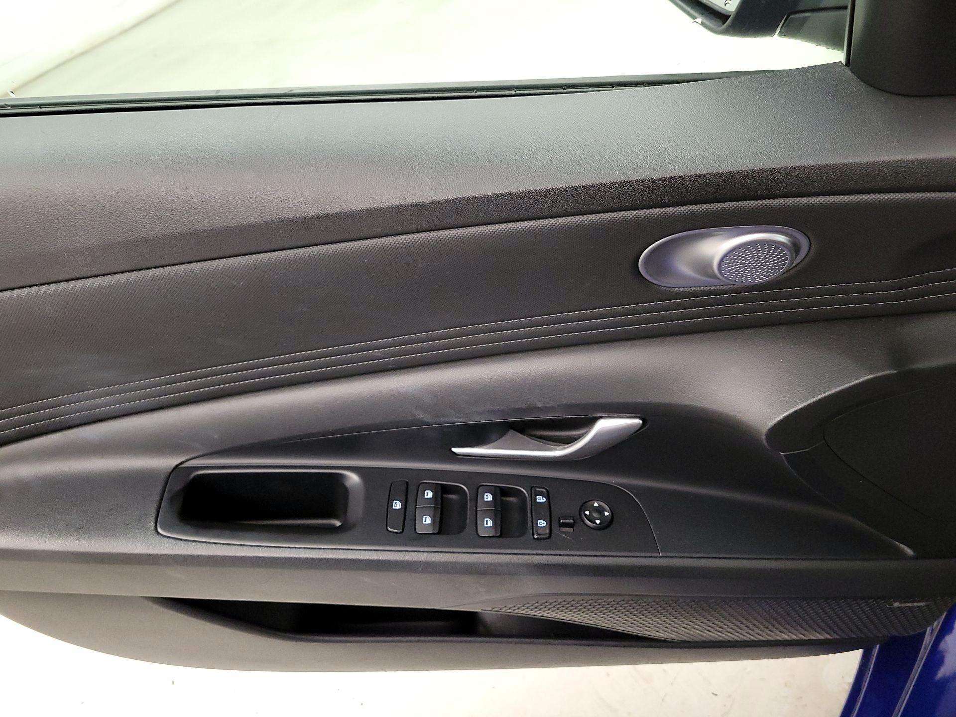 Thumbnail: 2022 Hyundai Elantra - 12