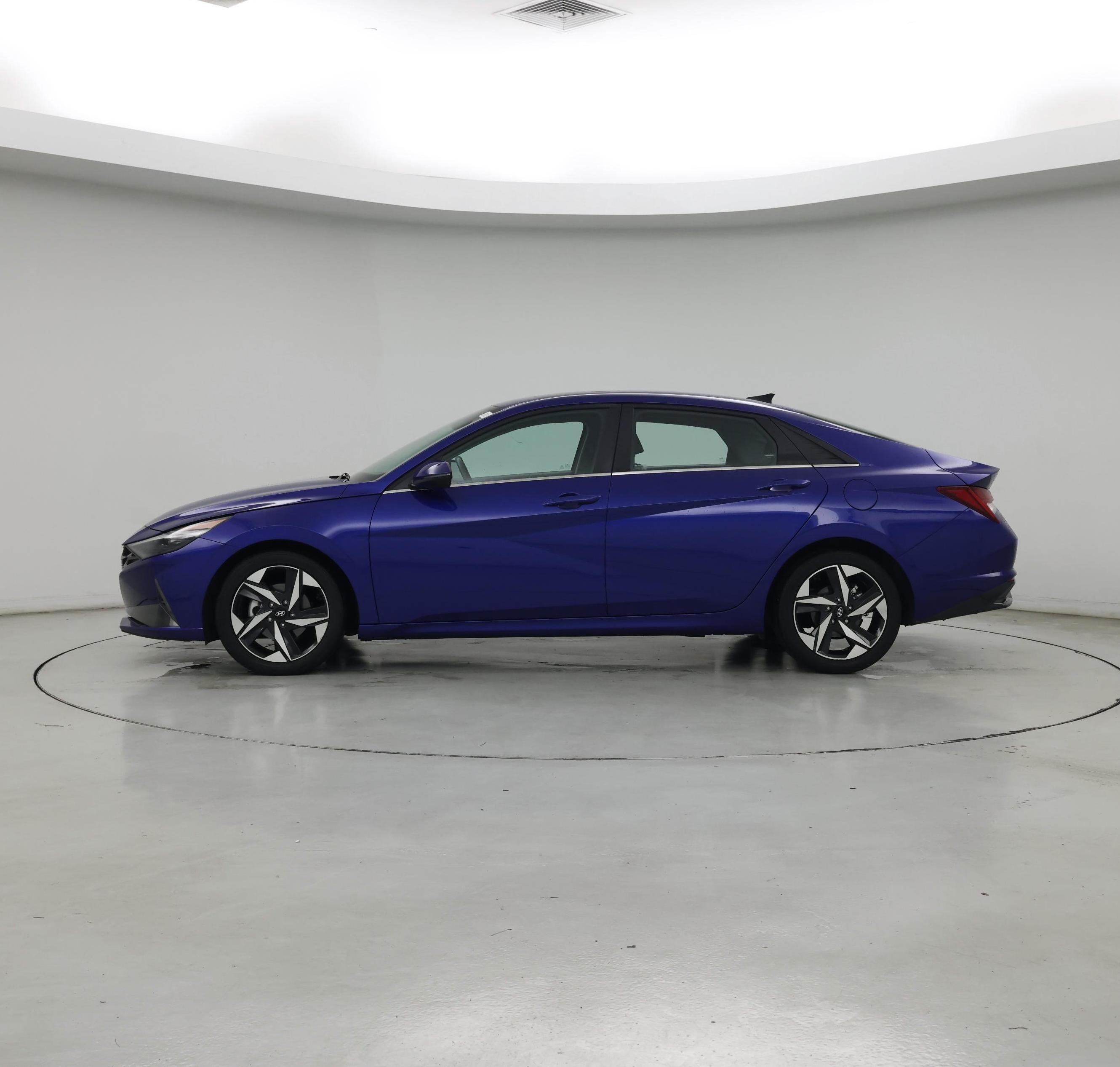 Thumbnail: 2022 Hyundai Elantra - 3