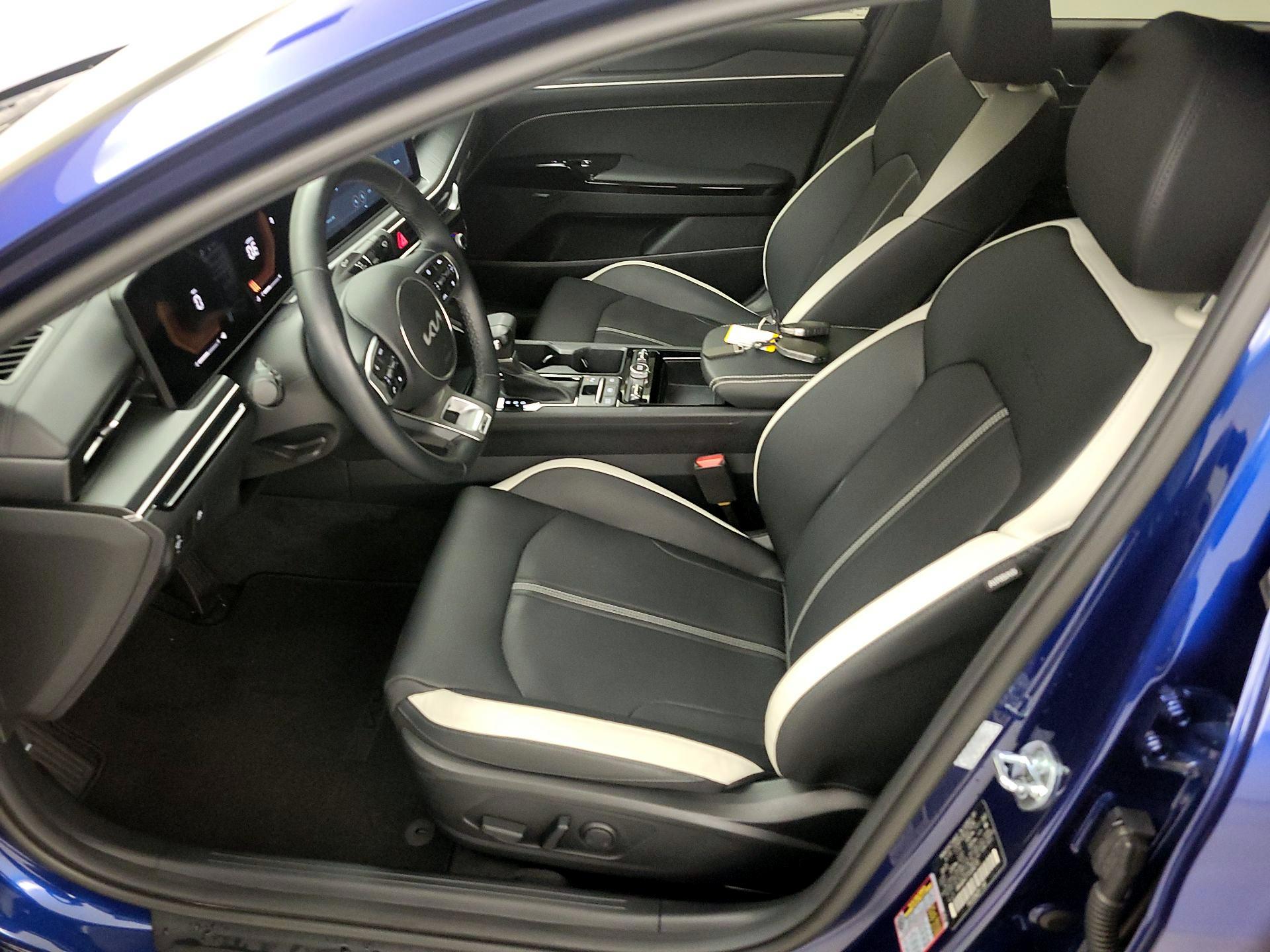 Thumbnail: 2025 Kia K5 - 11