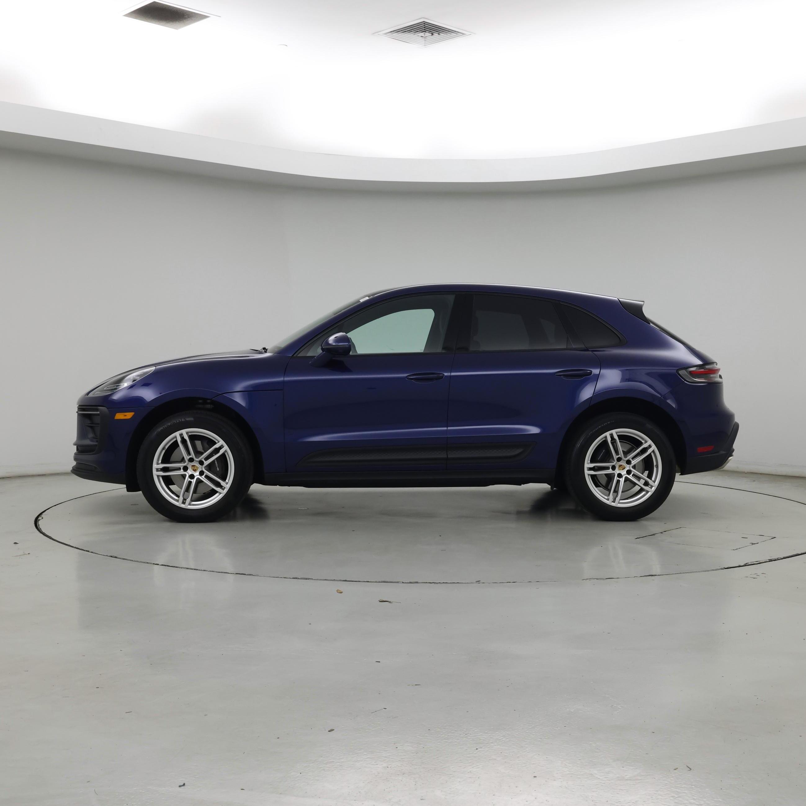 Thumbnail: 2022 Porsche Macan - 3