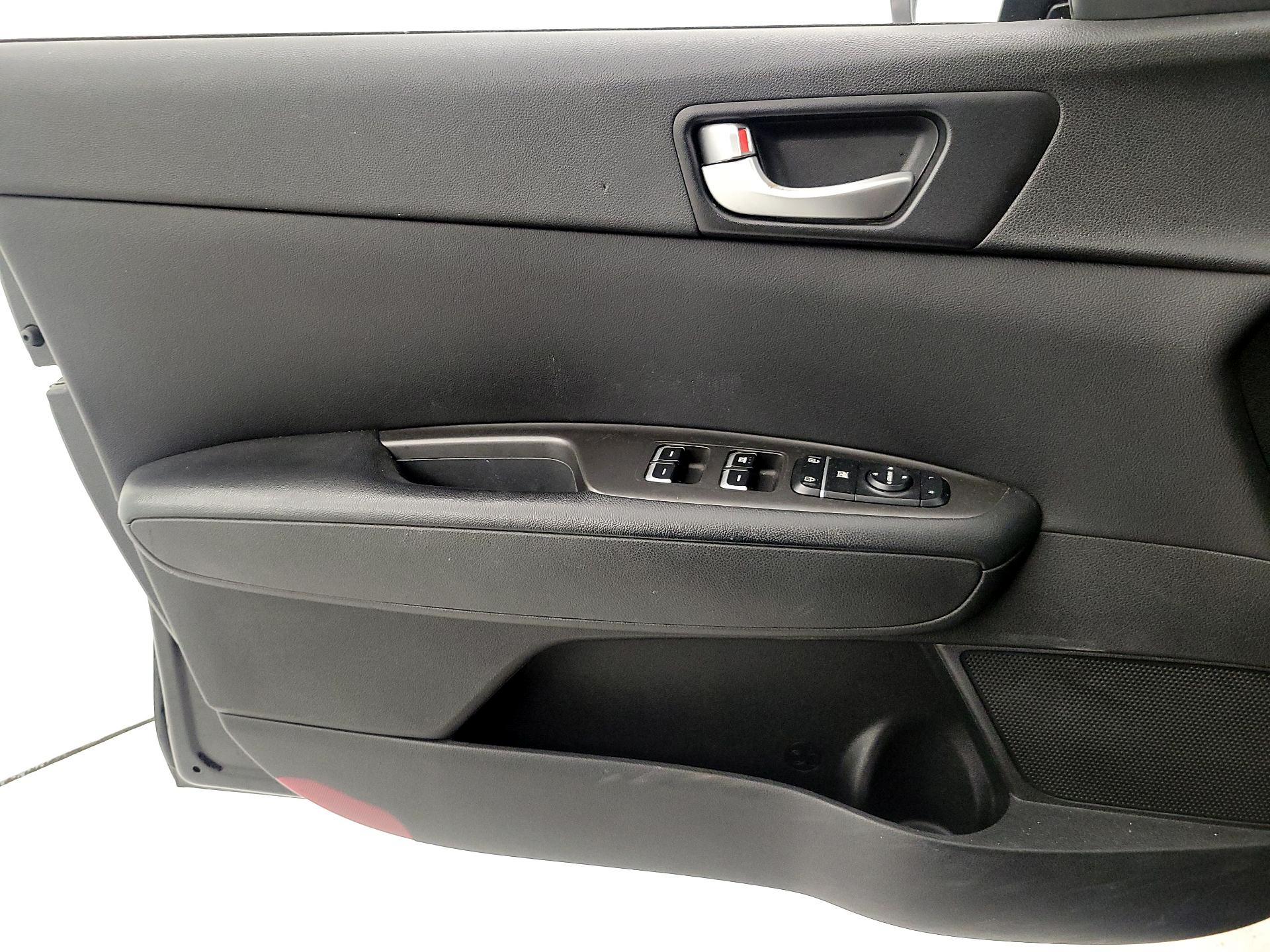 Thumbnail: 2018 Kia Optima - 12