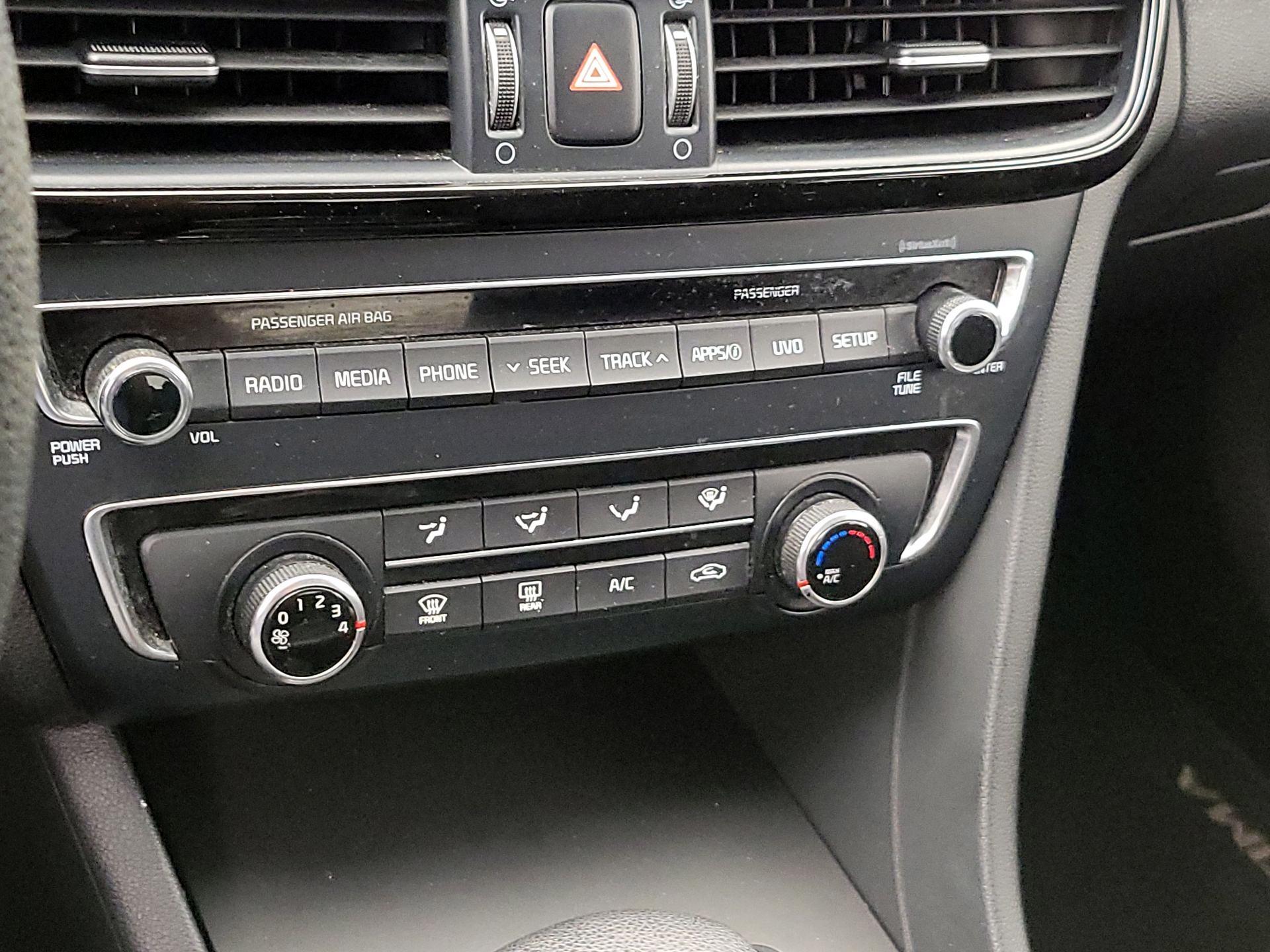 Thumbnail: 2018 Kia Optima - 16