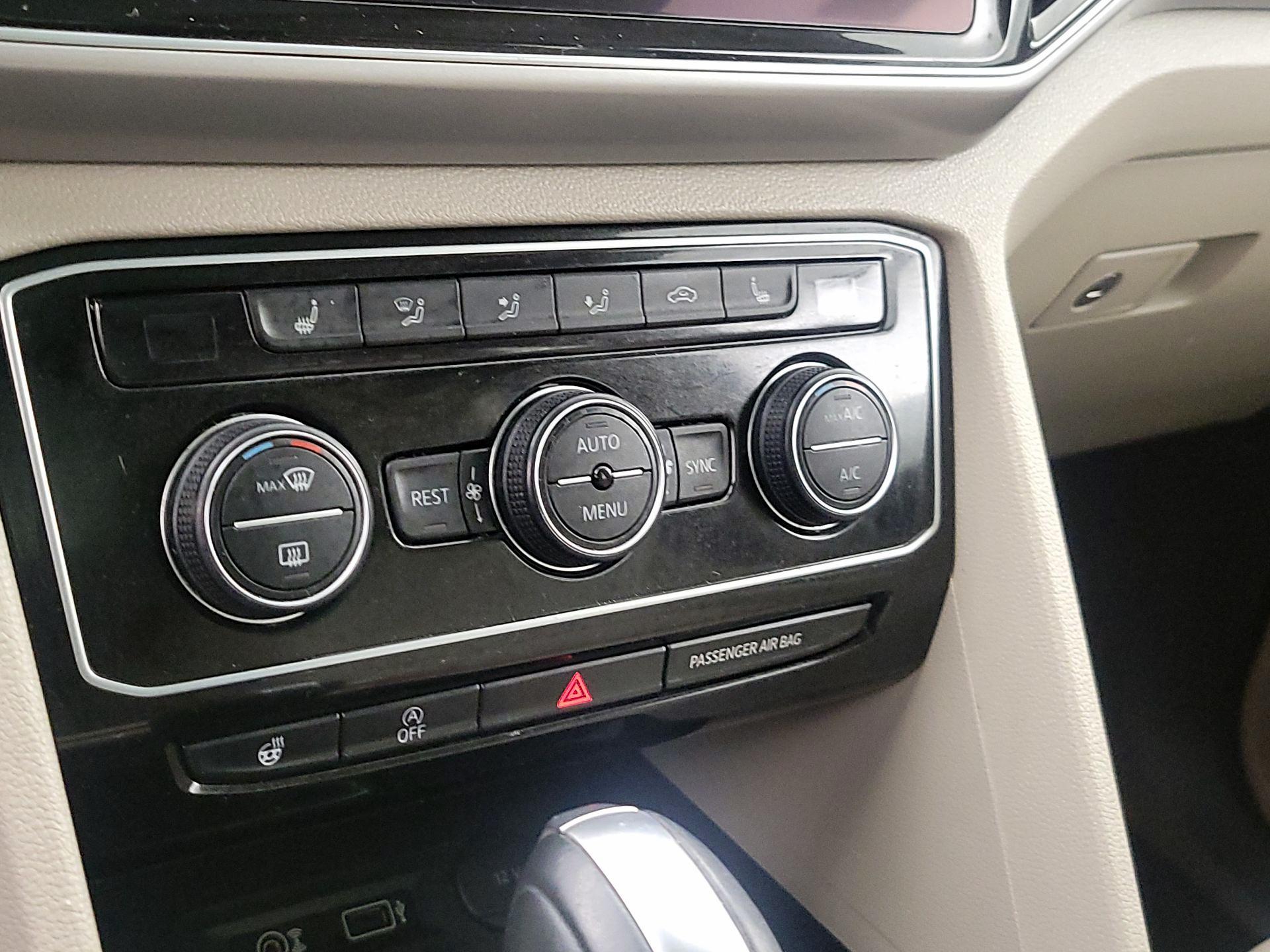 Thumbnail: 2019 Volkswagen Atlas - 16