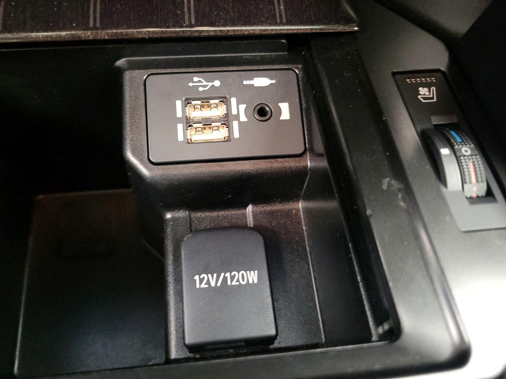 Thumbnail: 2023 Lexus GX - 19