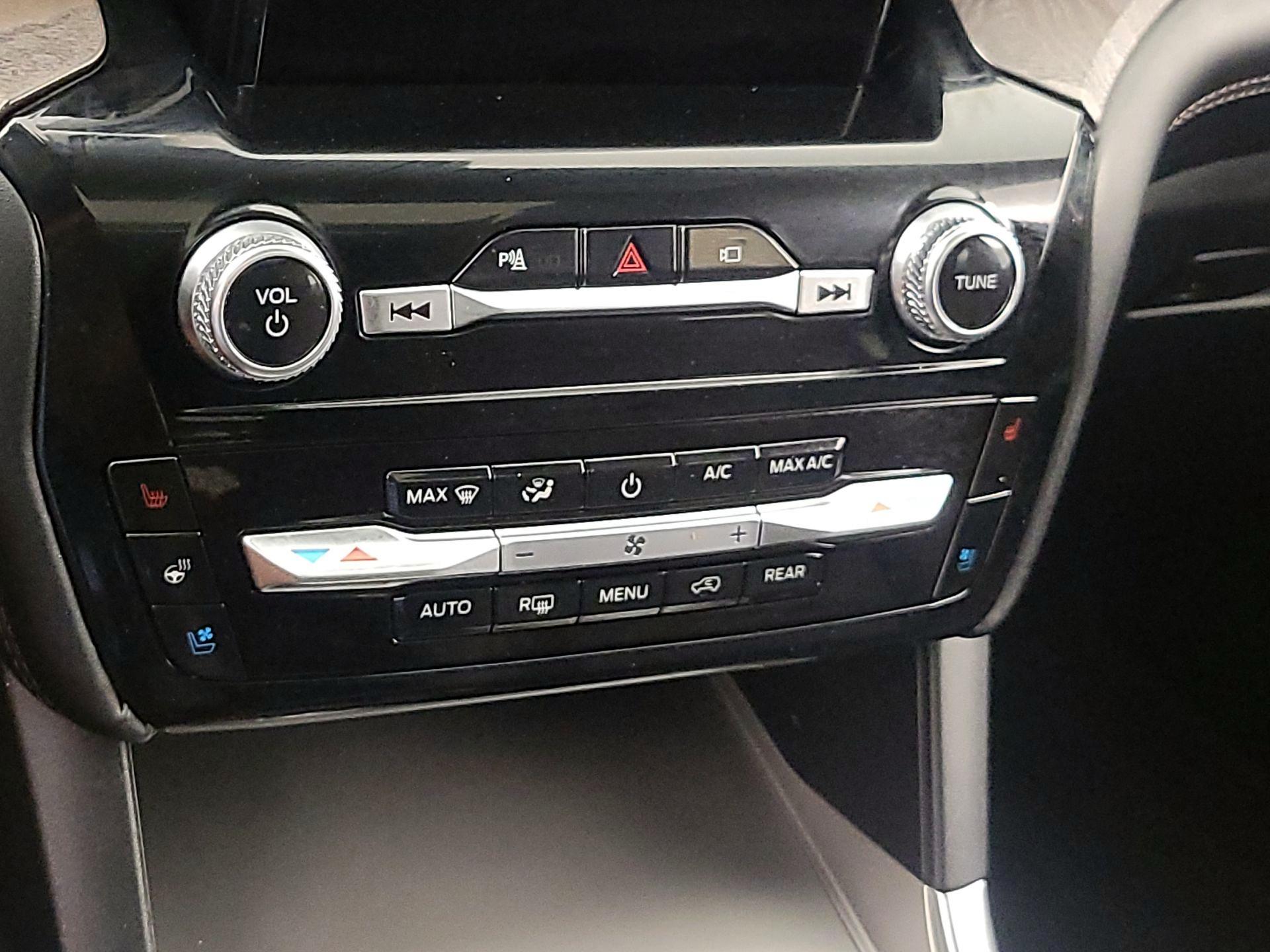 Thumbnail: 2022 Ford Explorer - 17