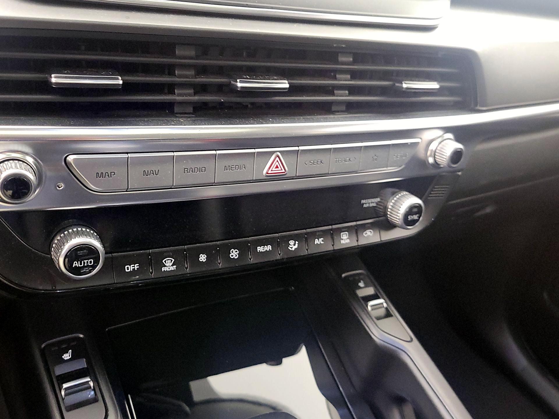 Thumbnail: 2022 Kia Telluride - 17