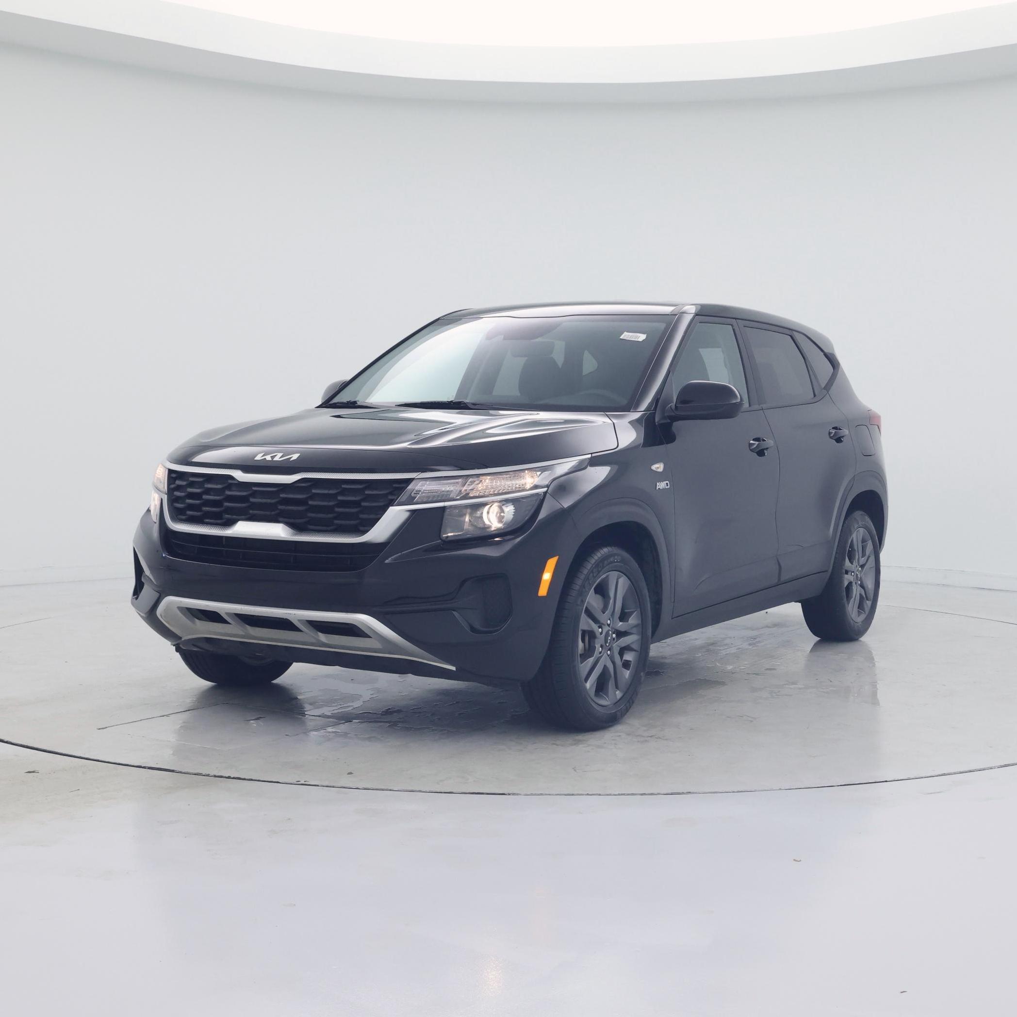 Thumbnail: 2023 Kia Seltos - 4