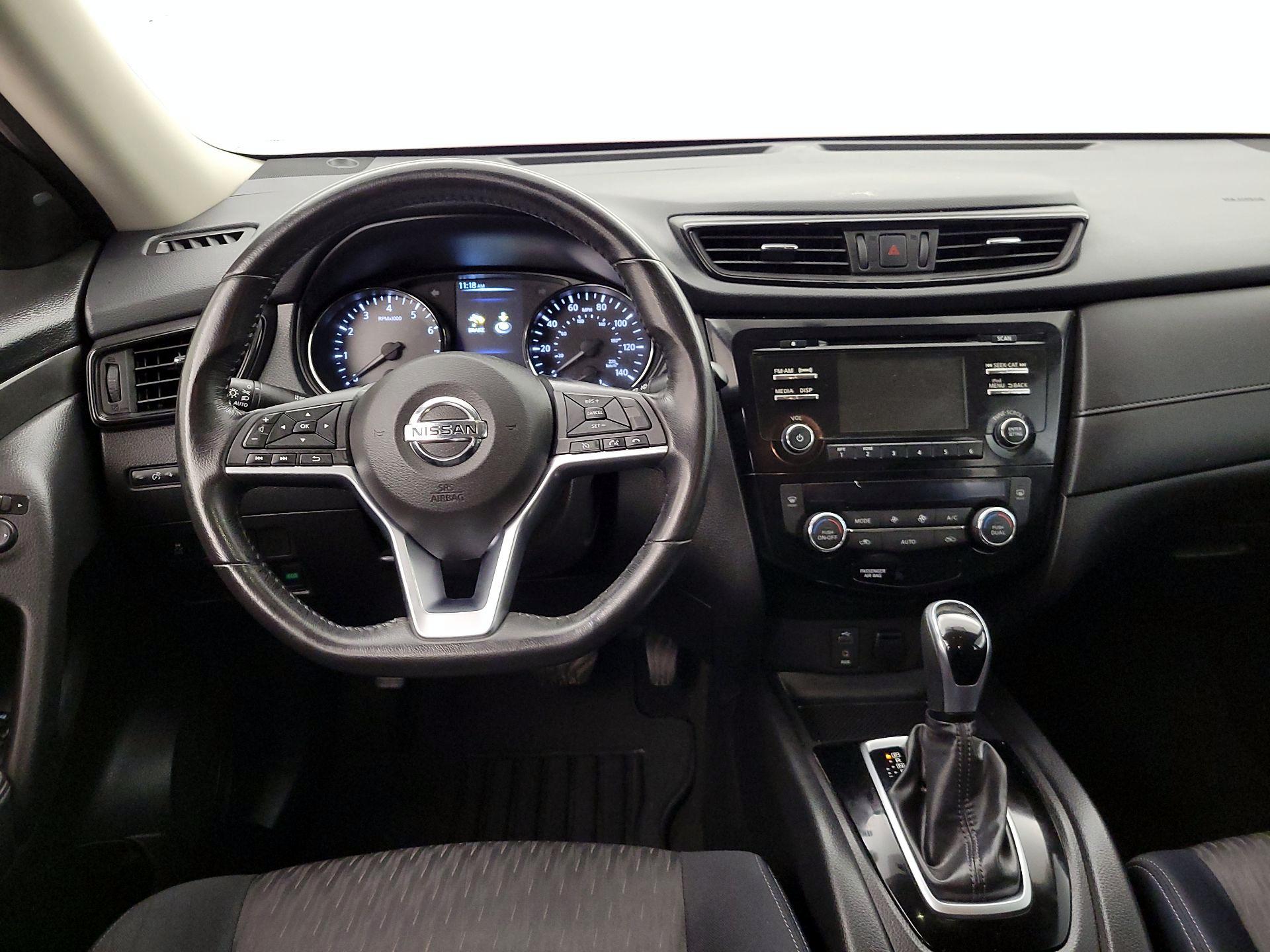 Thumbnail: 2017 Nissan Rogue - 10