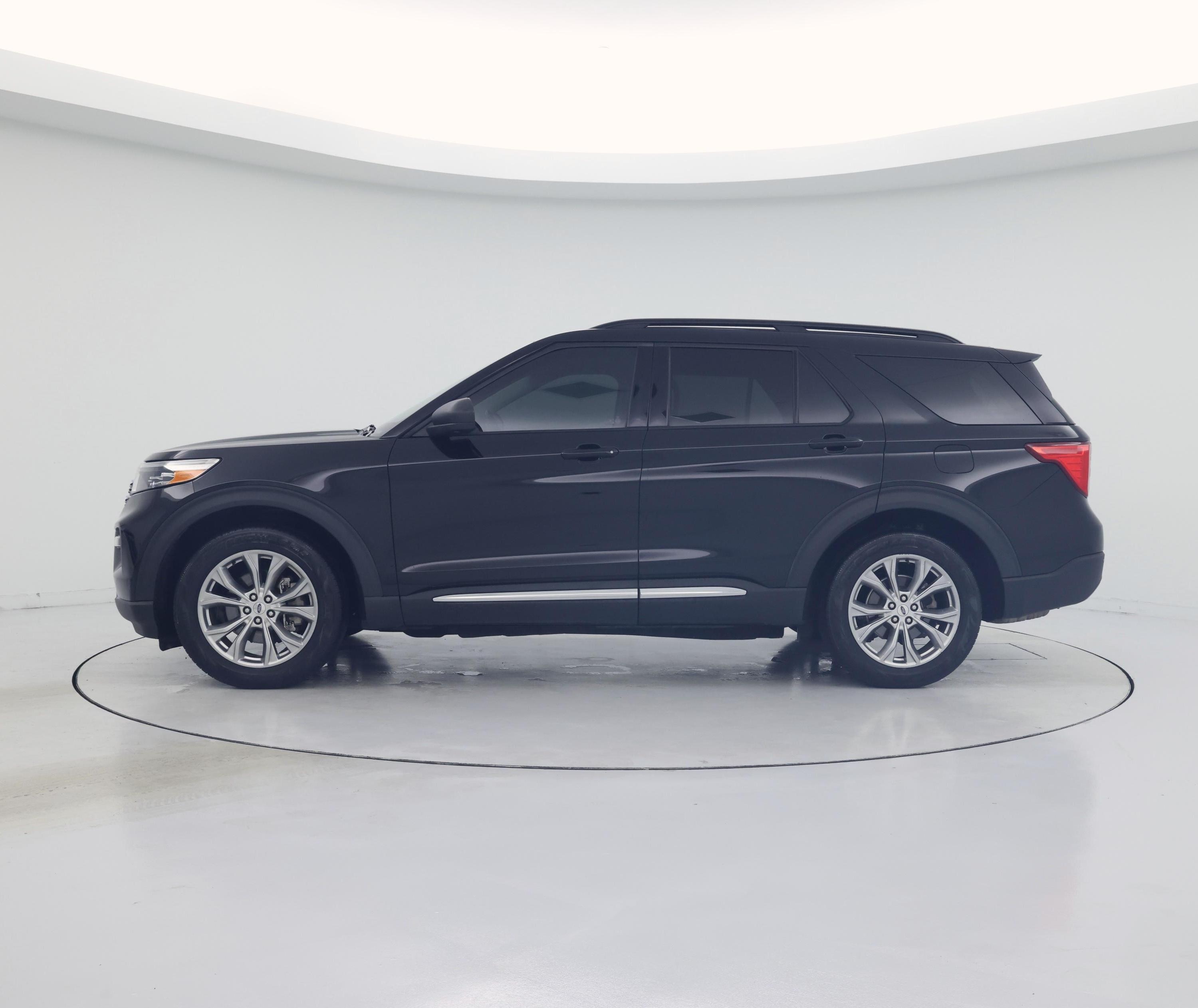 Thumbnail: 2020 Ford Explorer - 3