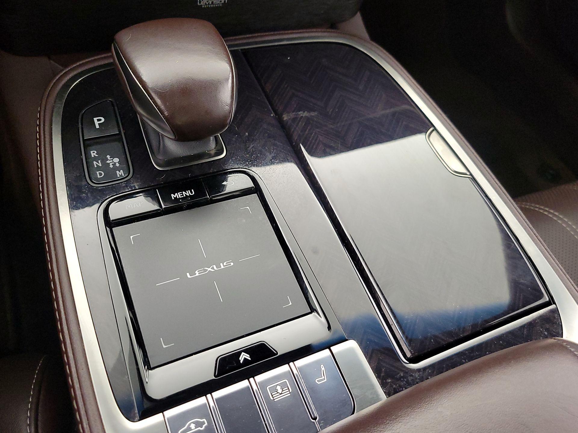 Thumbnail: 2019 Lexus LS - 18