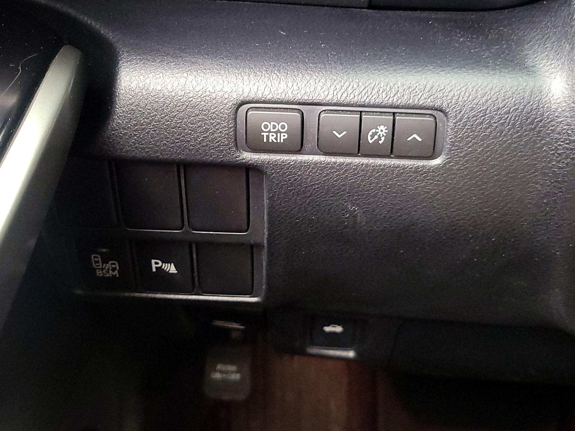 Thumbnail: 2014 Lexus IS - 13