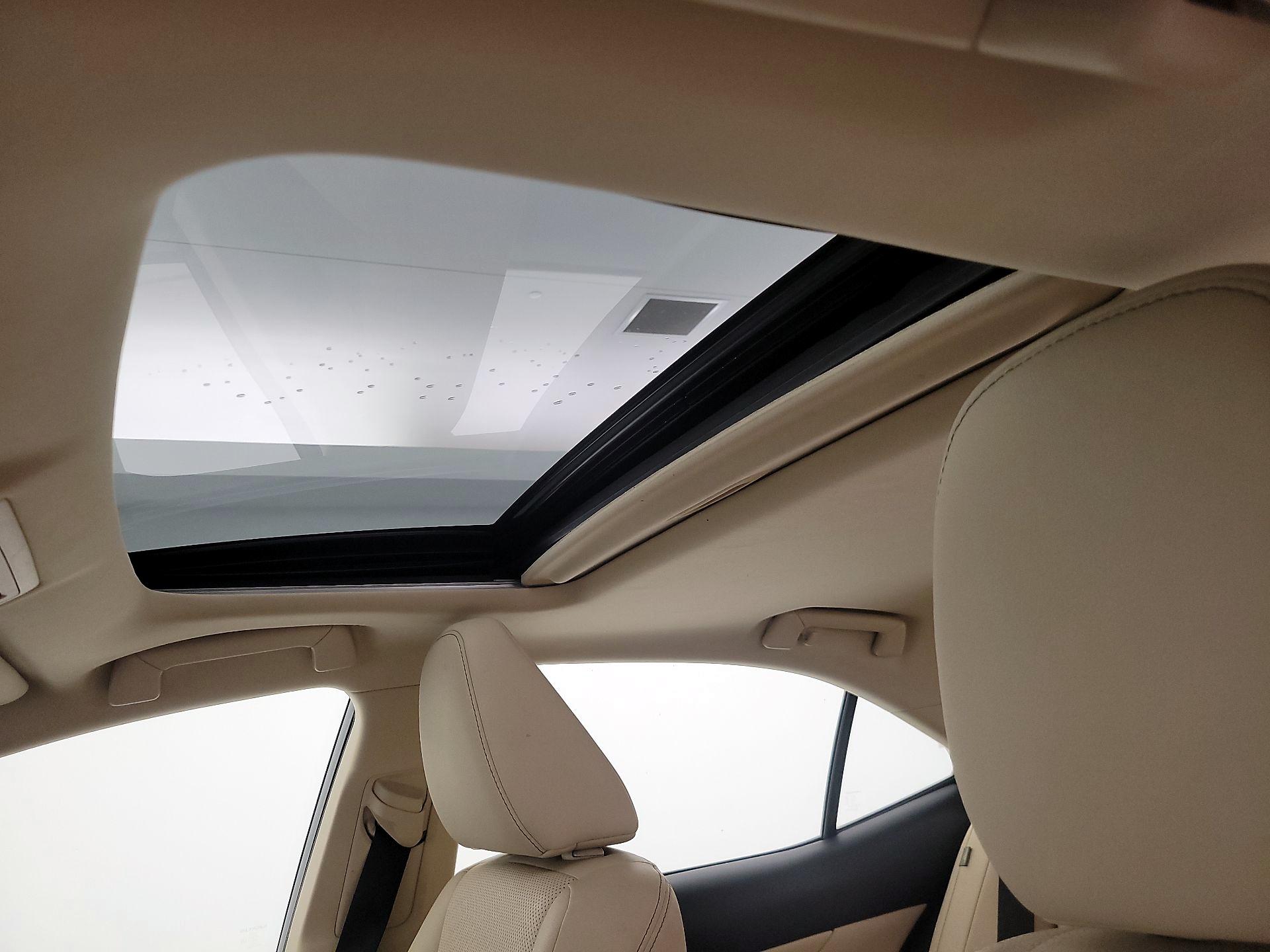 Thumbnail: 2014 Lexus IS - 20