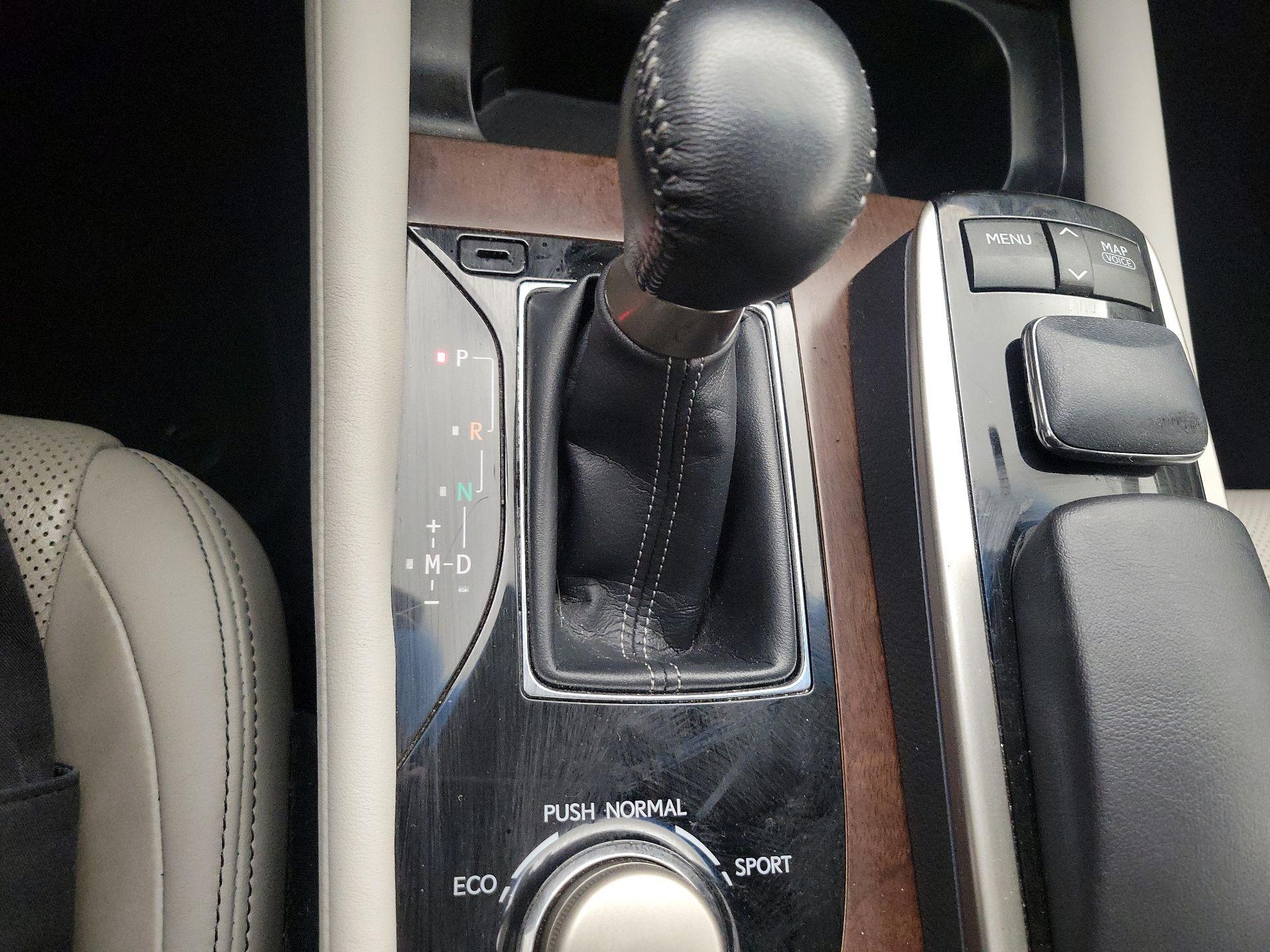 Thumbnail: 2014 Lexus GS - 18