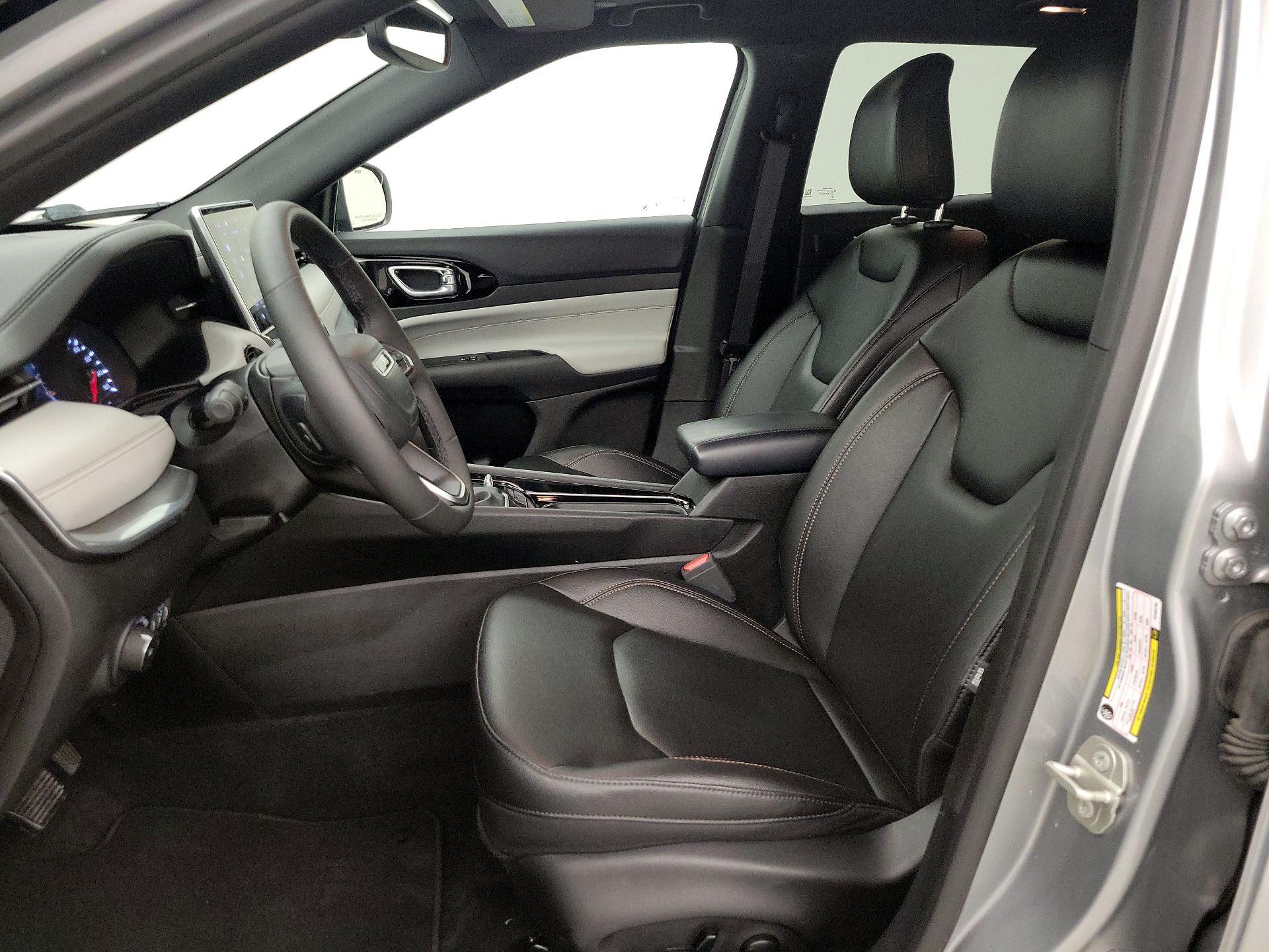 Thumbnail: 2024 Jeep Compass - 11