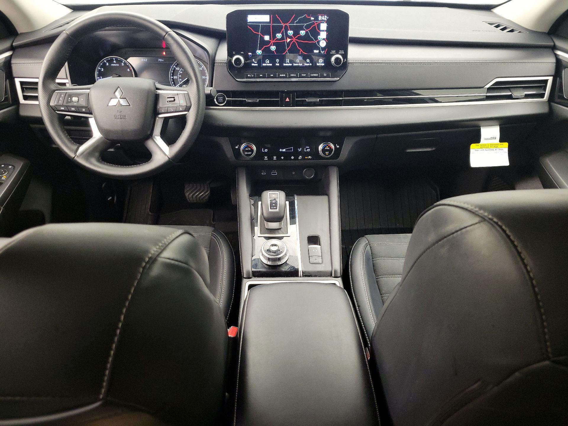 Thumbnail: 2024 Mitsubishi Outlander - 9