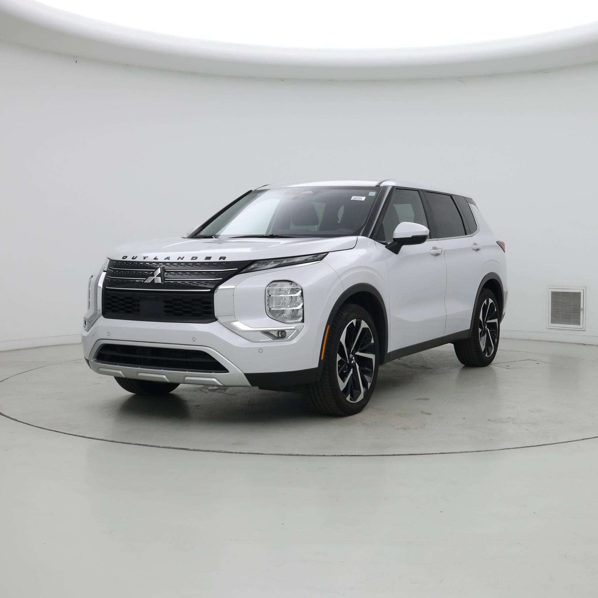 Thumbnail: 2024 Mitsubishi Outlander - 4