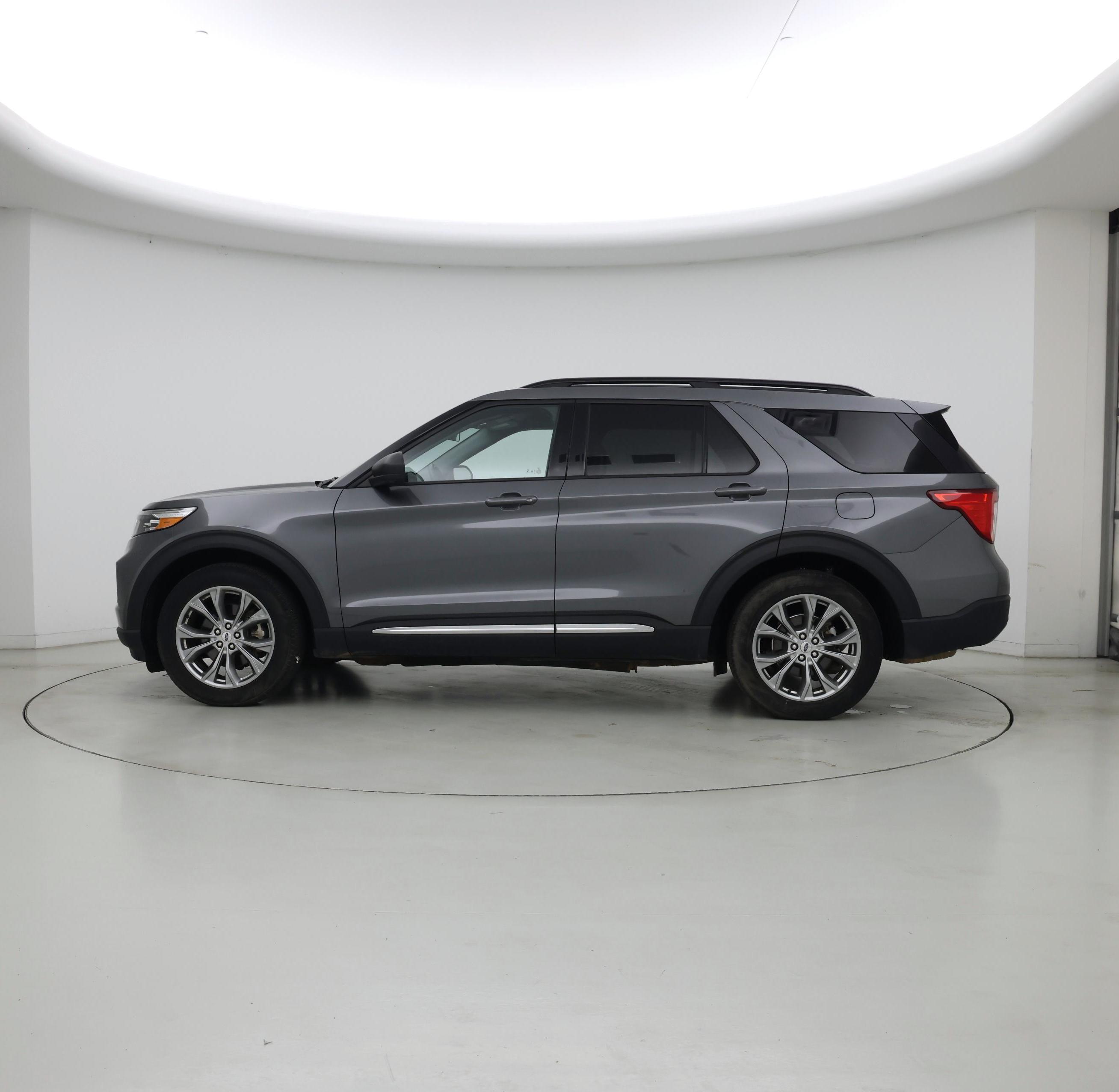 Thumbnail: 2022 Ford Explorer - 3