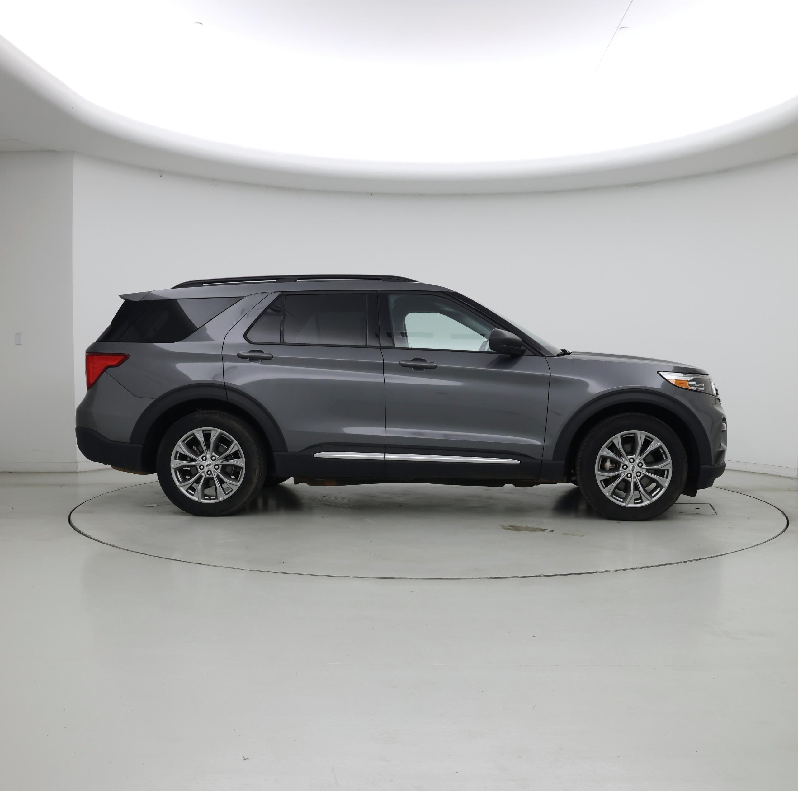 Thumbnail: 2022 Ford Explorer - 7
