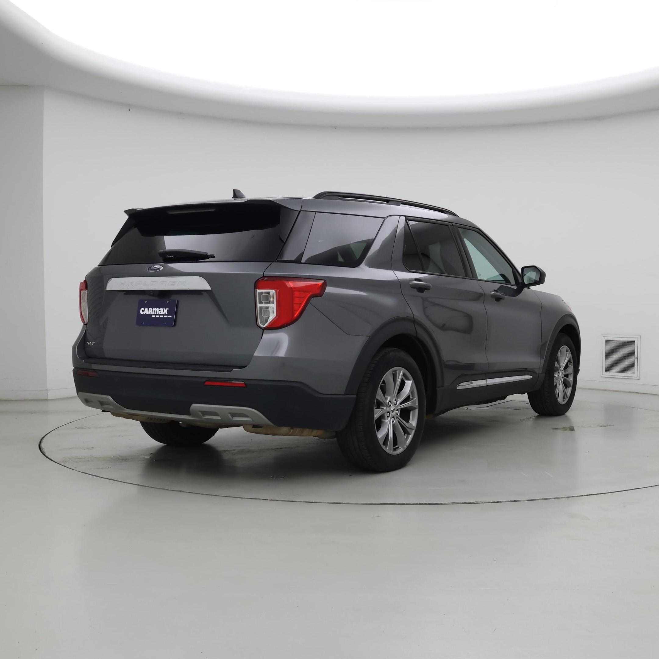 Thumbnail: 2022 Ford Explorer - 8
