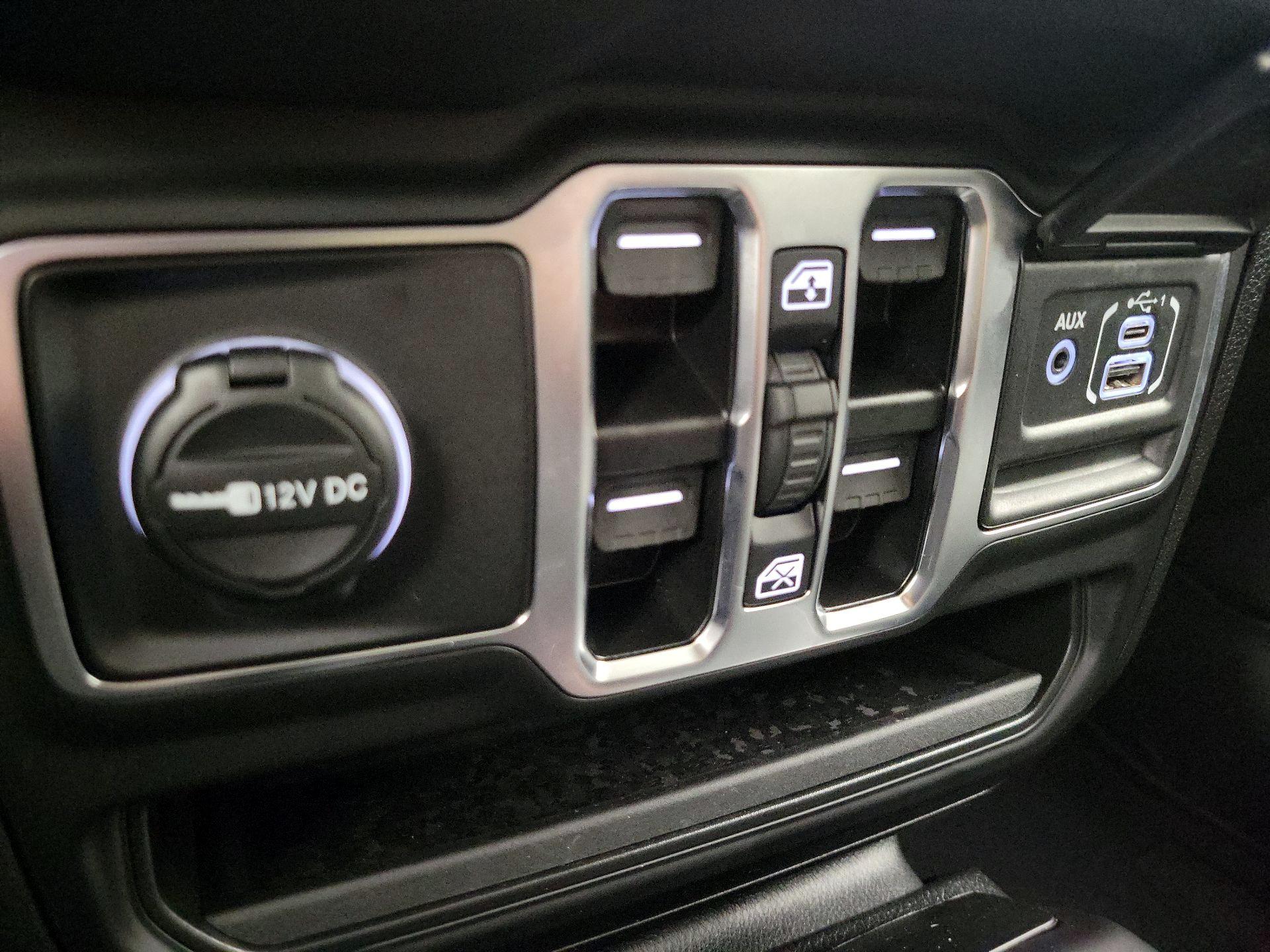 Thumbnail: 2025 Jeep Wrangler - 18