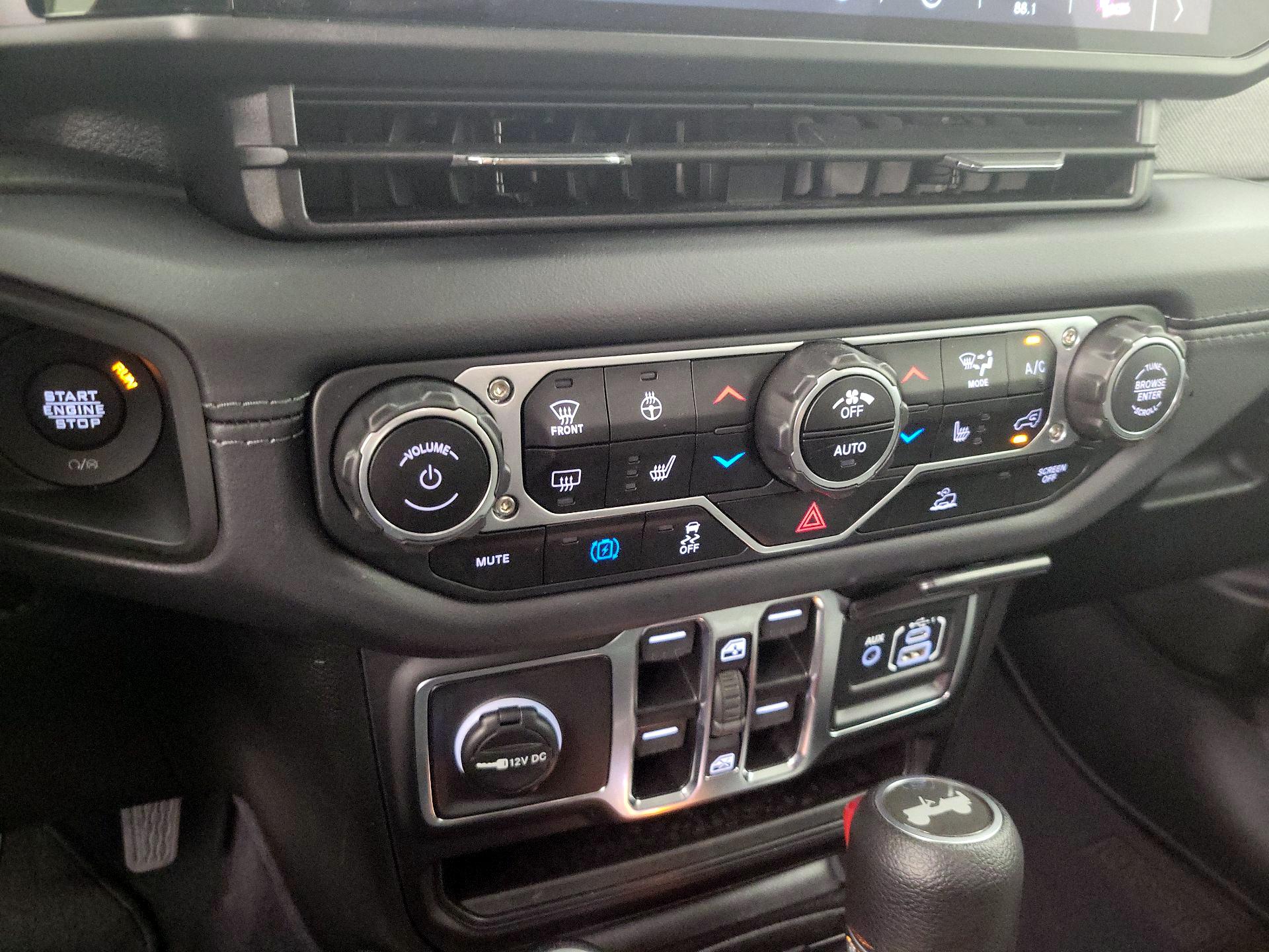 Thumbnail: 2025 Jeep Wrangler - 16