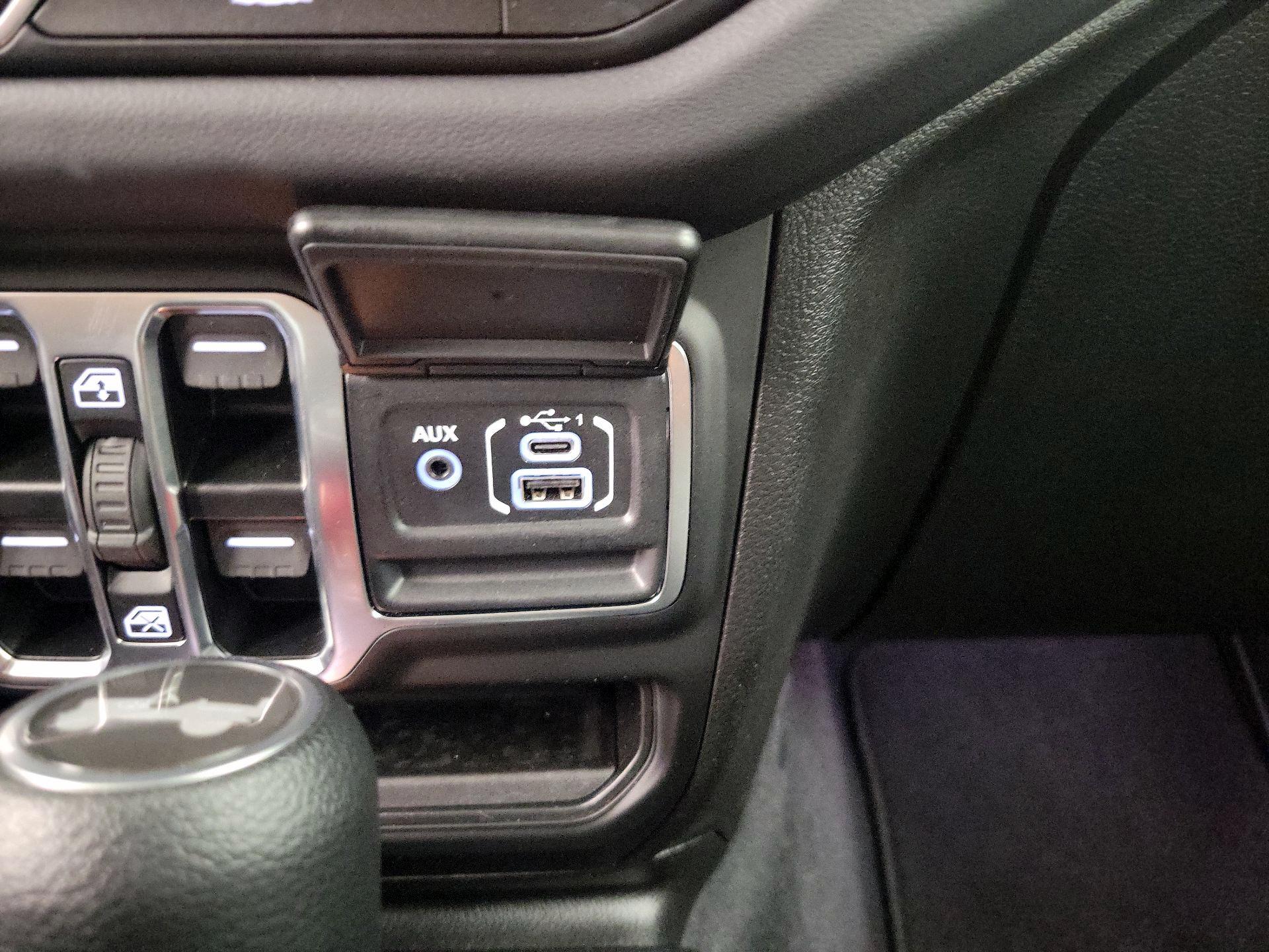 Thumbnail: 2025 Jeep Wrangler - 18