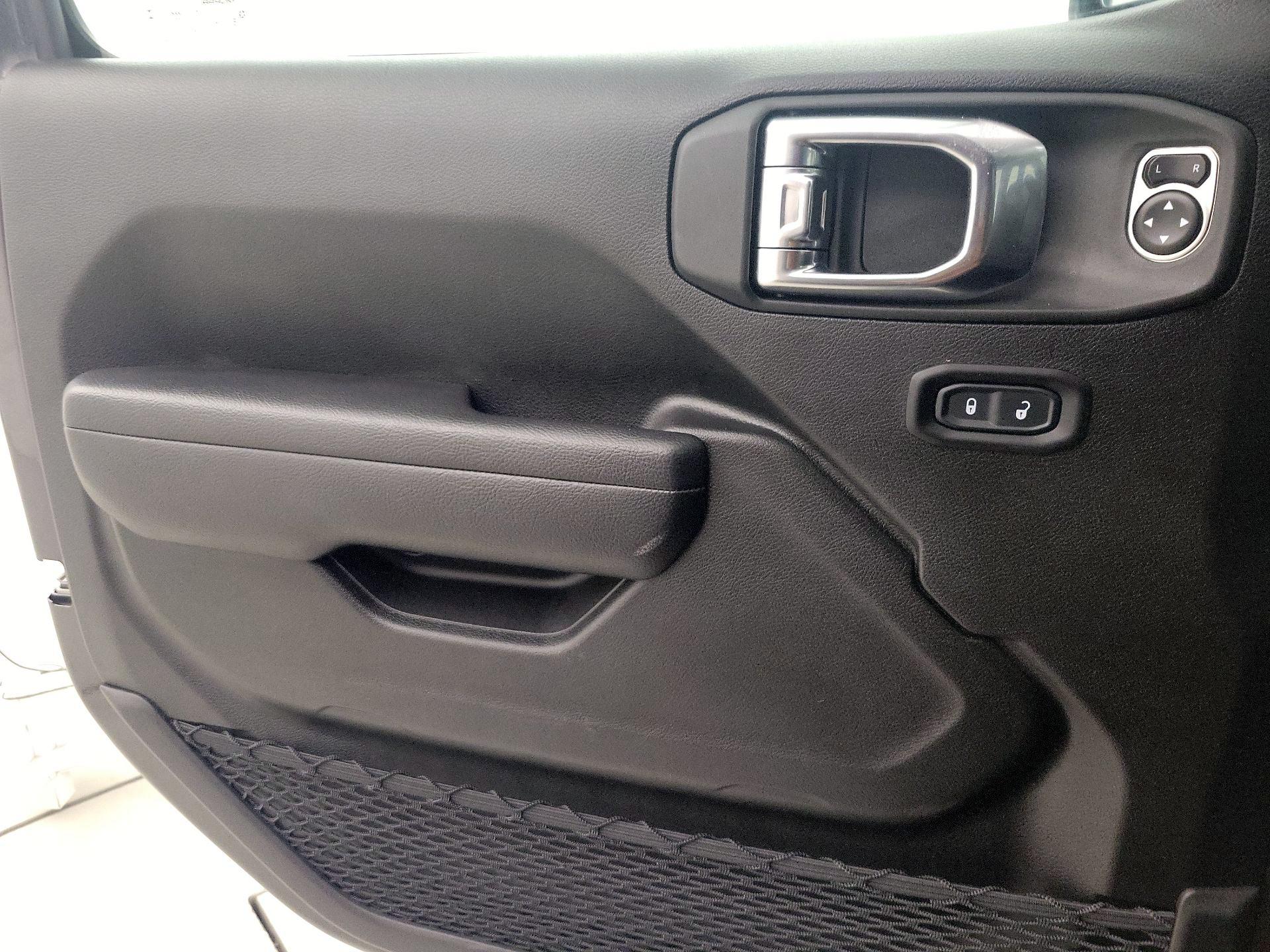 Thumbnail: 2025 Jeep Wrangler - 12