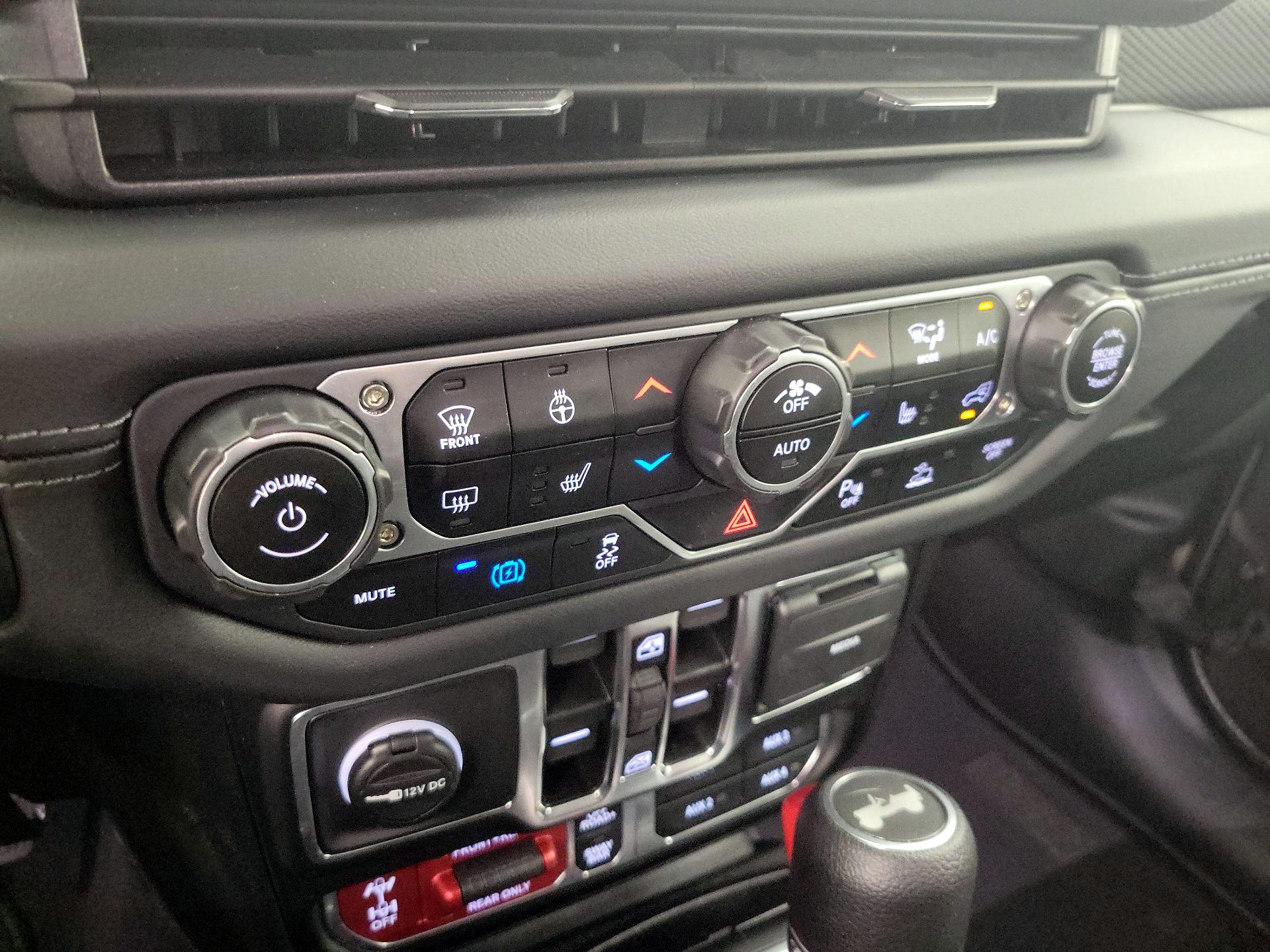 Thumbnail: 2025 Jeep Wrangler - 16