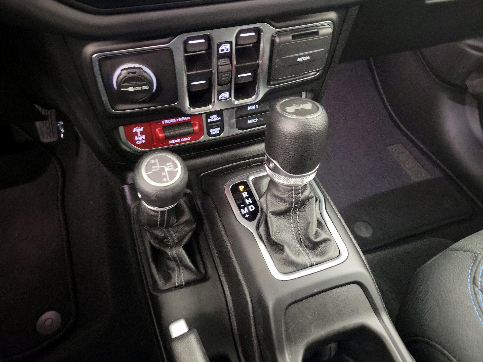 Thumbnail: 2025 Jeep Wrangler - 17