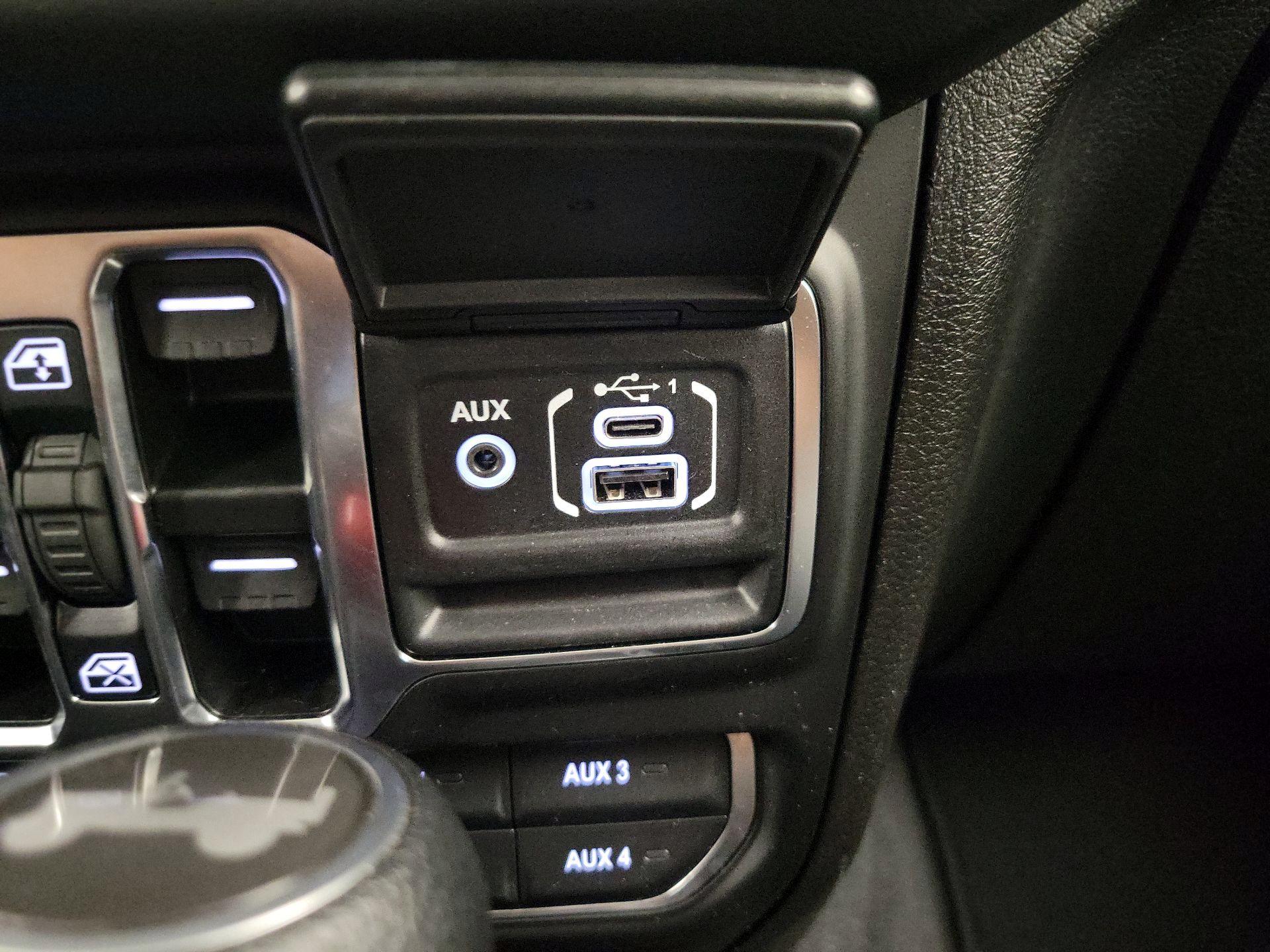 Thumbnail: 2025 Jeep Wrangler - 18