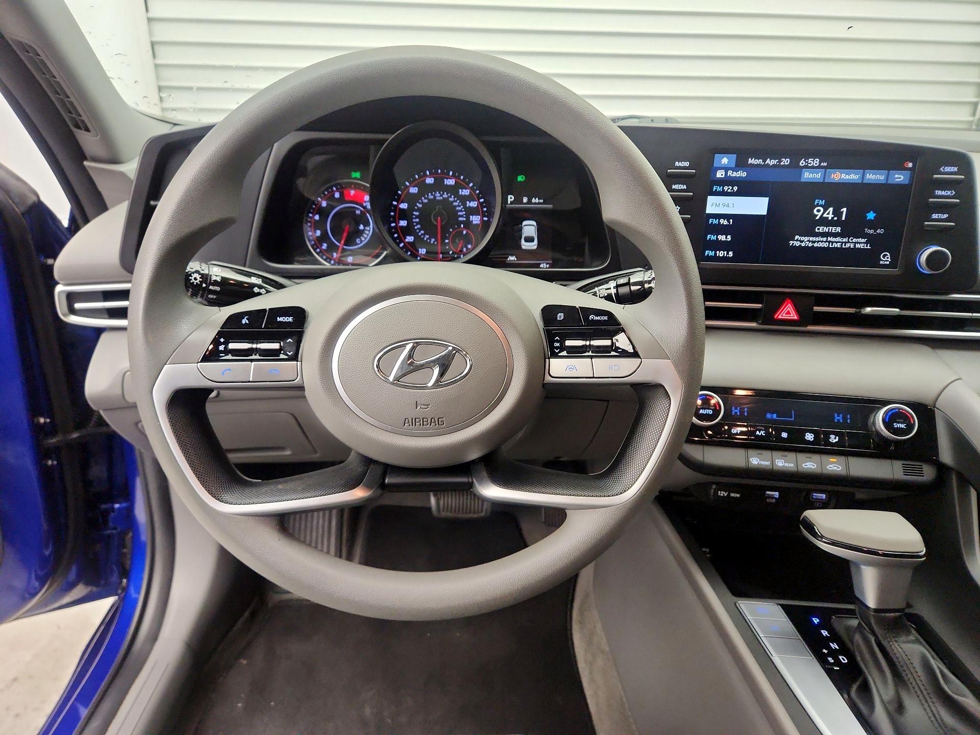 Thumbnail: 2022 Hyundai Elantra - 10