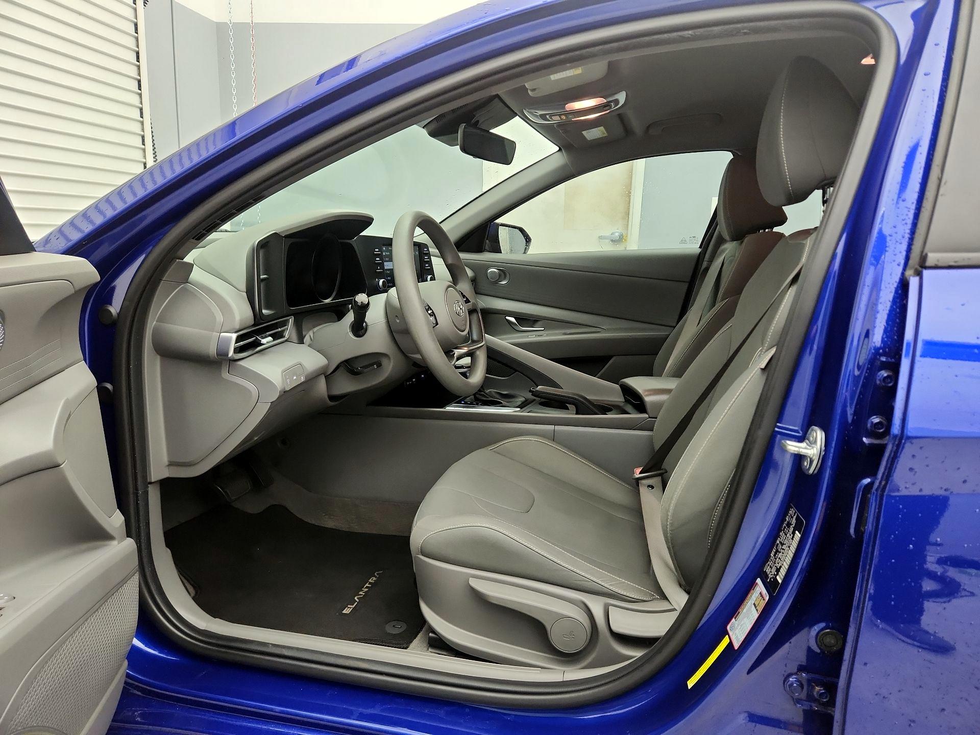 Thumbnail: 2022 Hyundai Elantra - 11