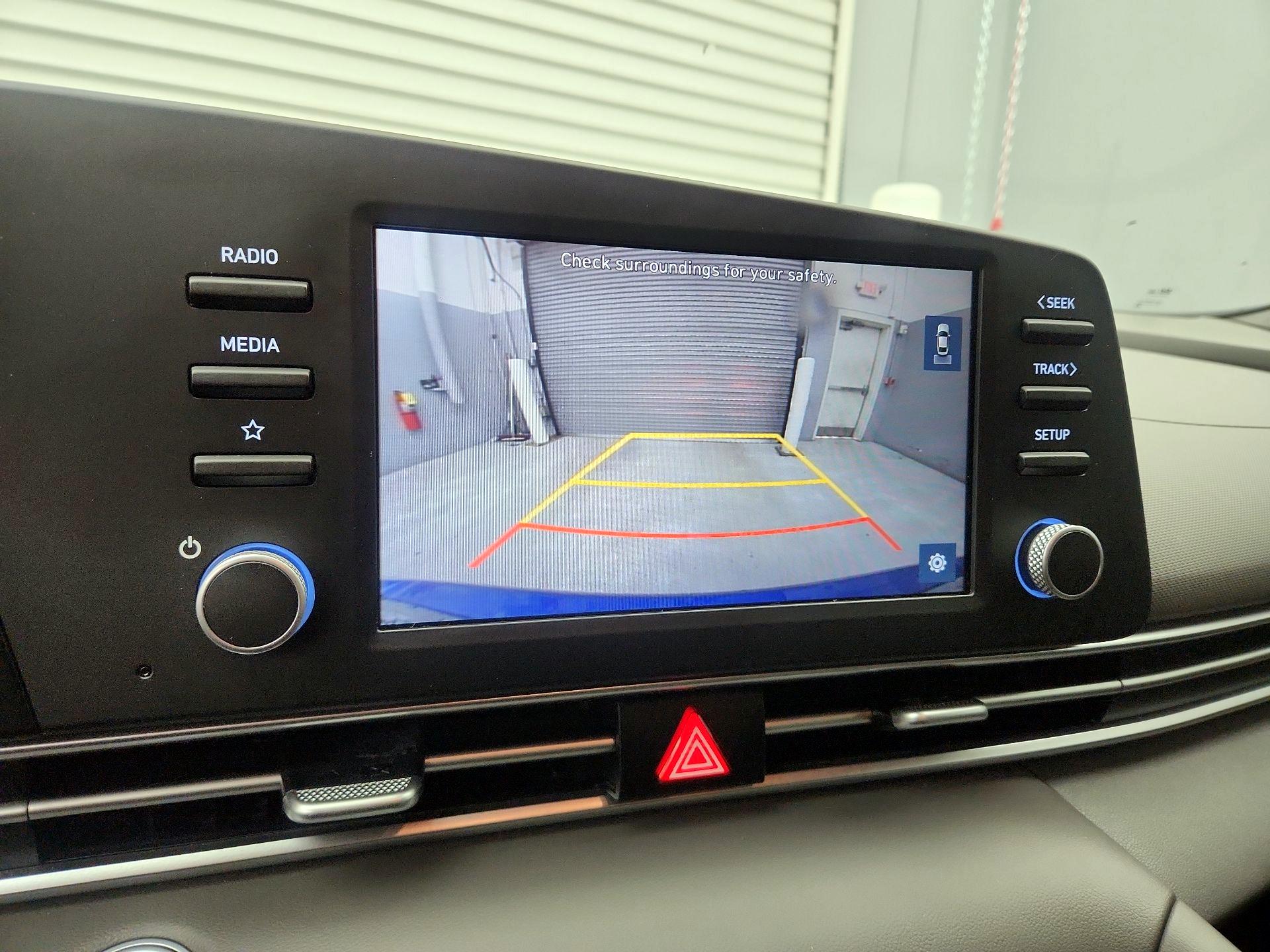 Thumbnail: 2022 Hyundai Elantra - 14