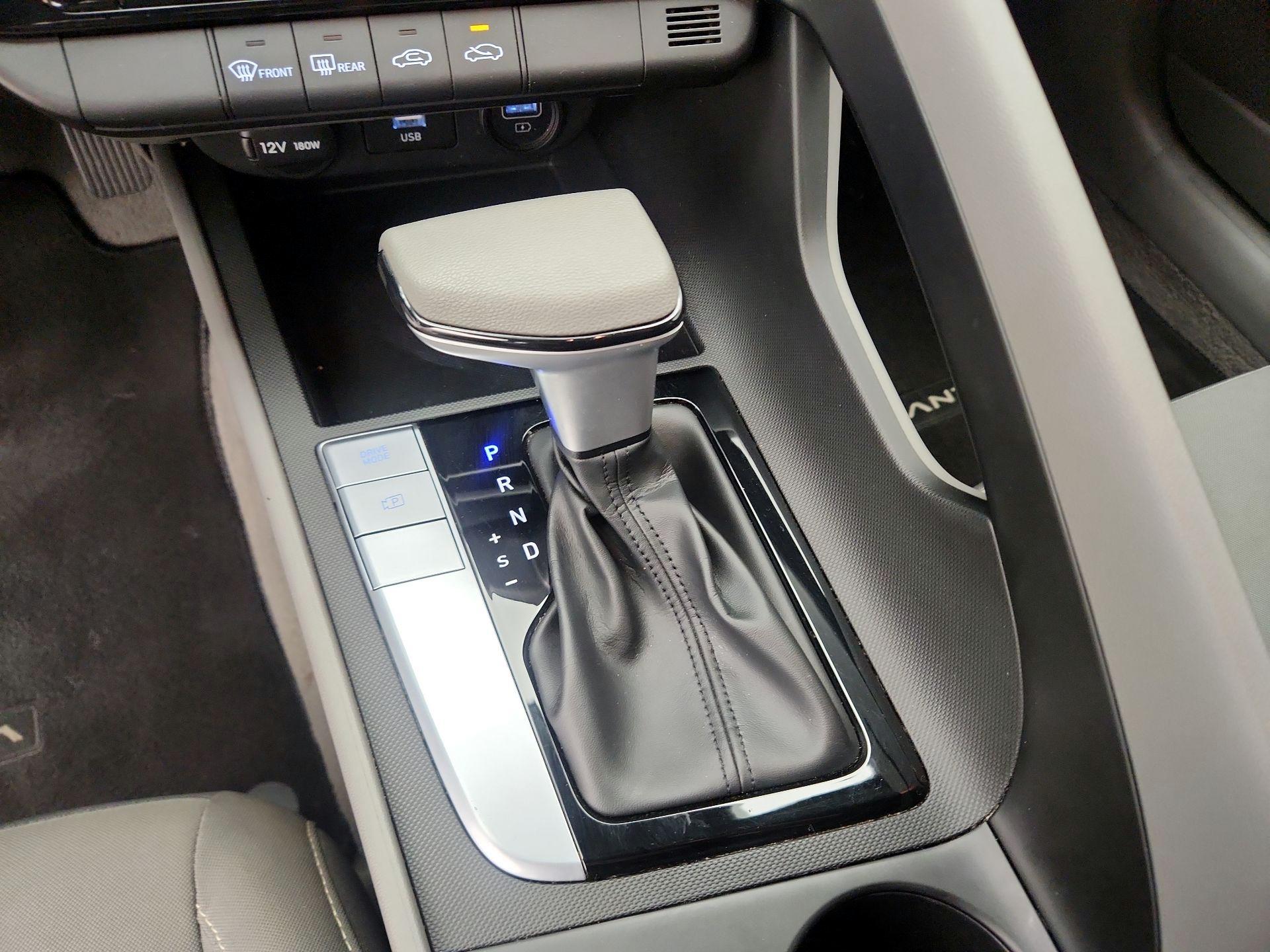 Thumbnail: 2022 Hyundai Elantra - 17