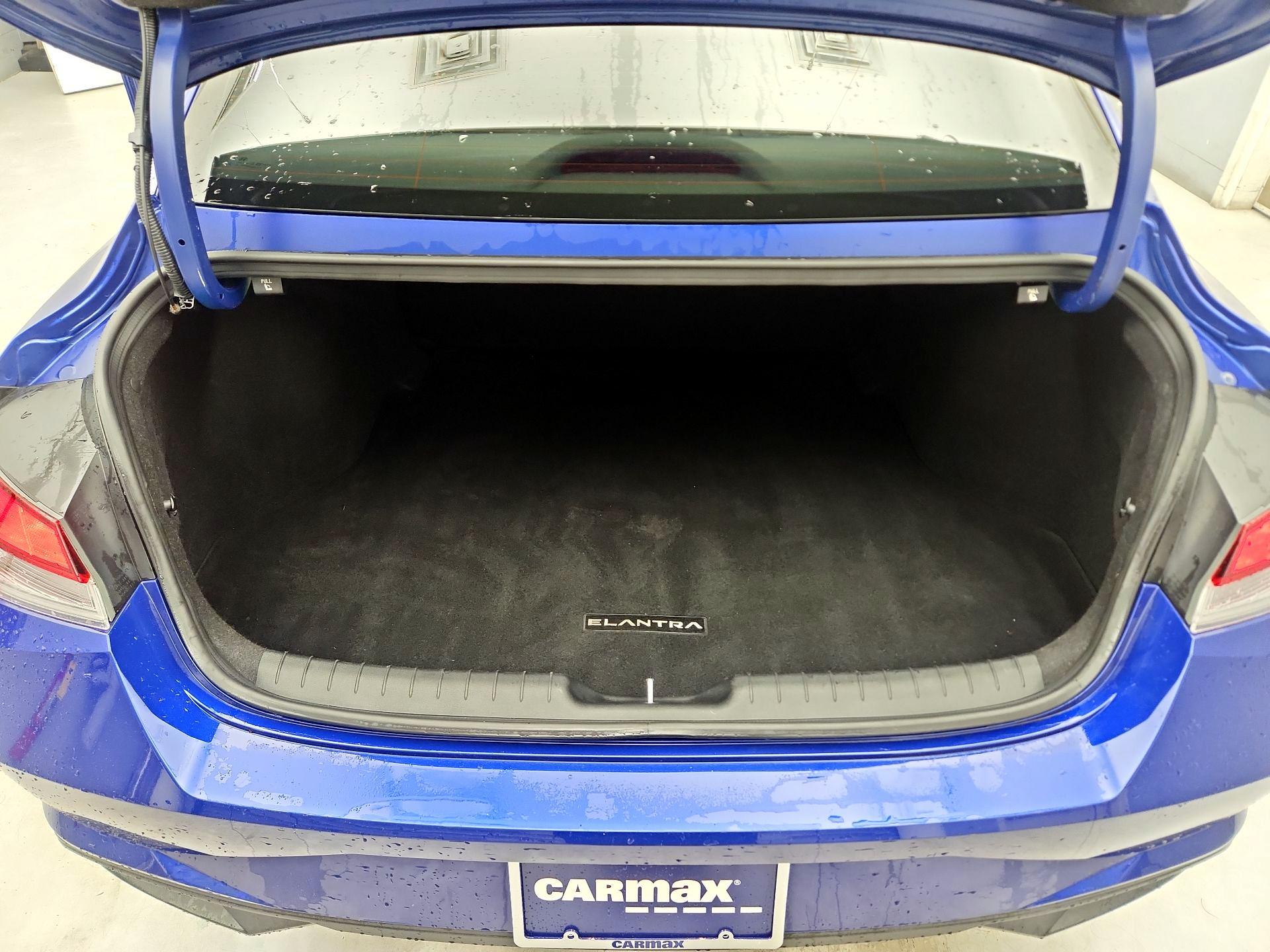 Thumbnail: 2022 Hyundai Elantra - 20