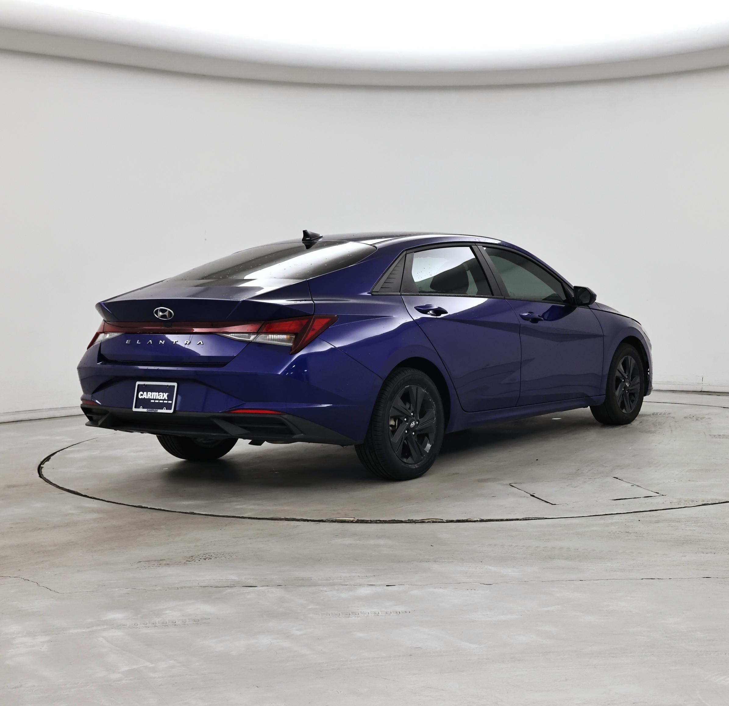 Thumbnail: 2022 Hyundai Elantra - 8