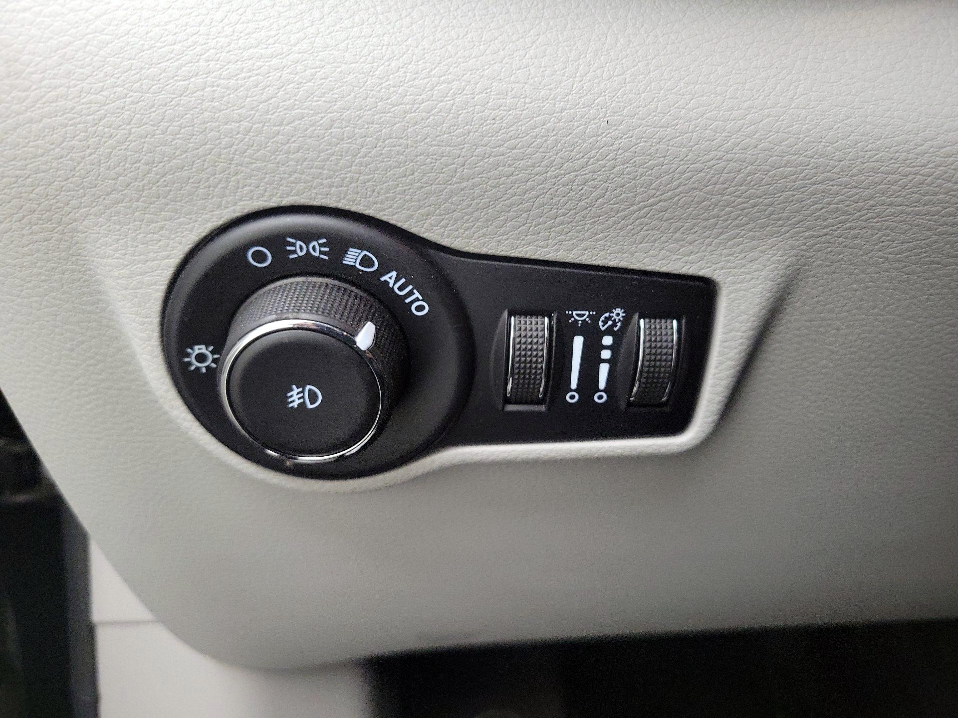 Thumbnail: 2023 Jeep Compass - 13