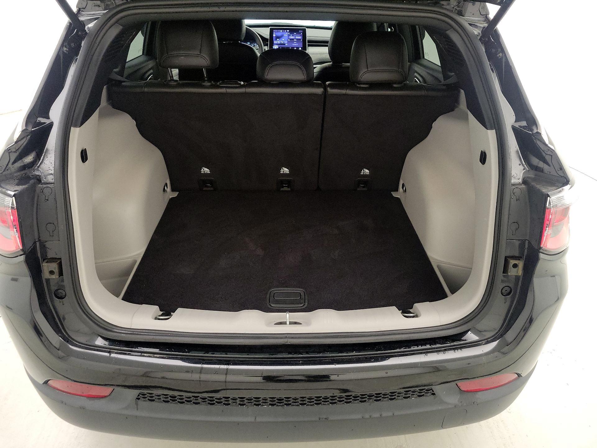 Thumbnail: 2023 Jeep Compass - 20