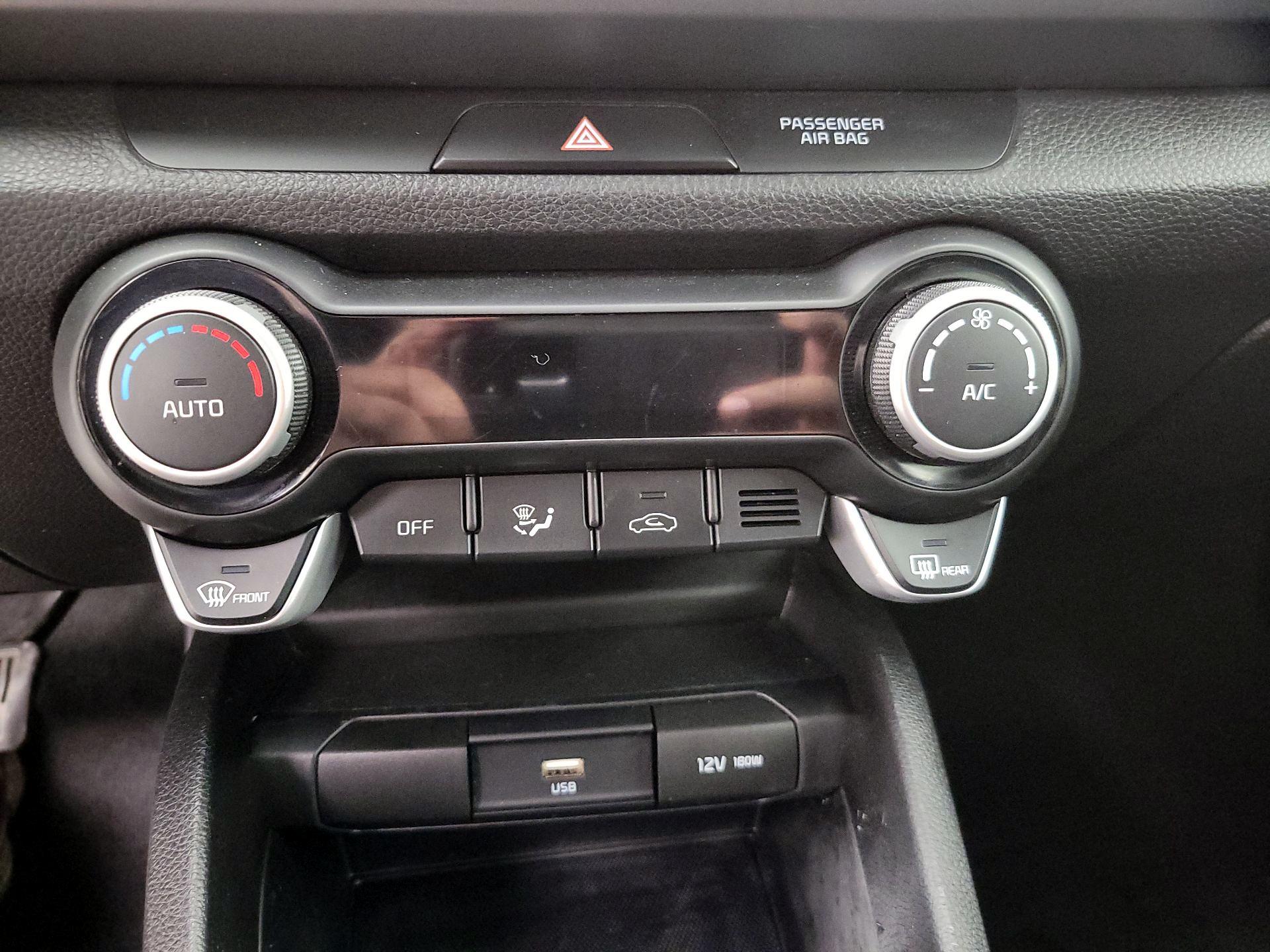 Thumbnail: 2023 Kia Rio - 16