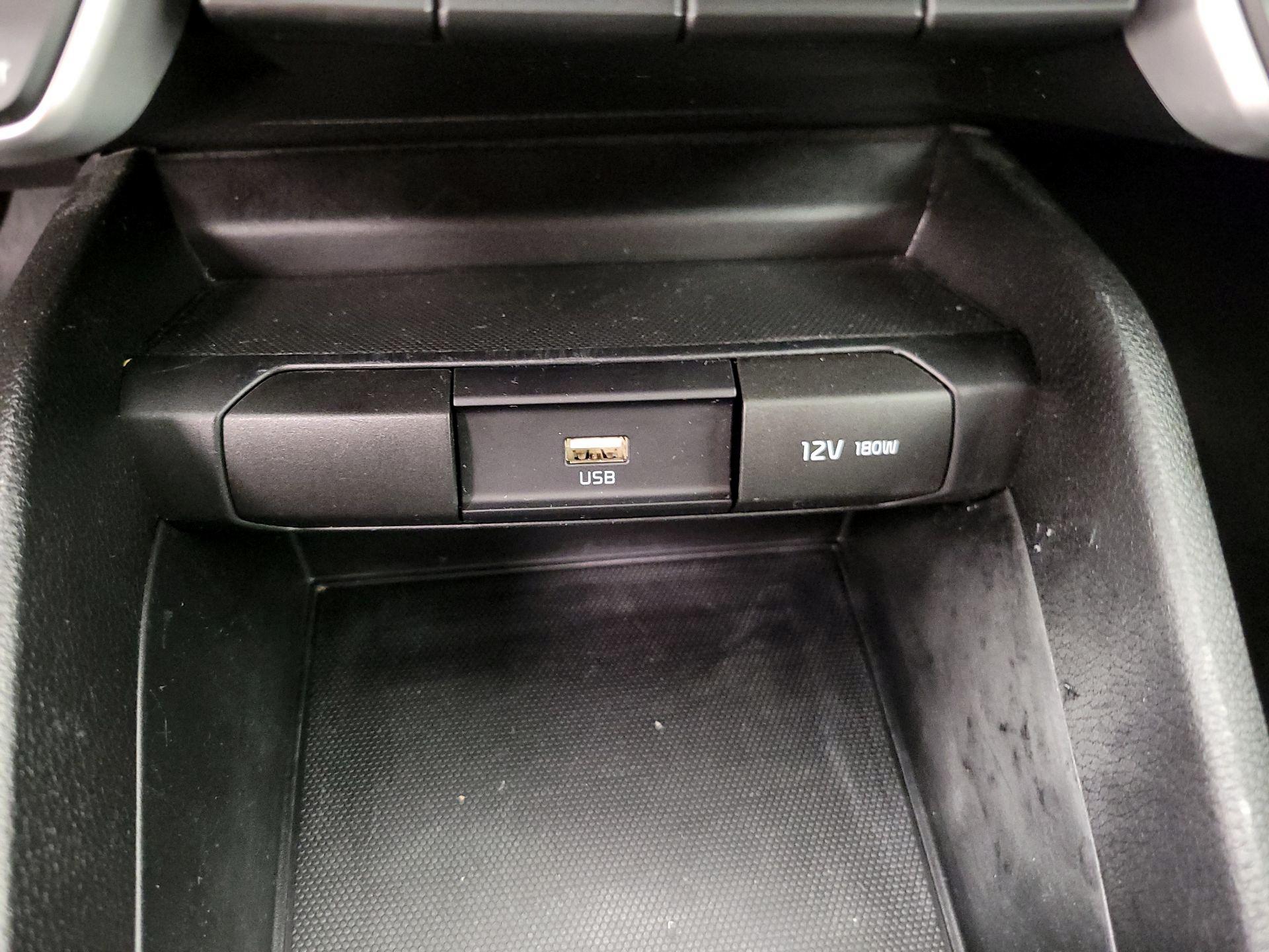 Thumbnail: 2023 Kia Rio - 18