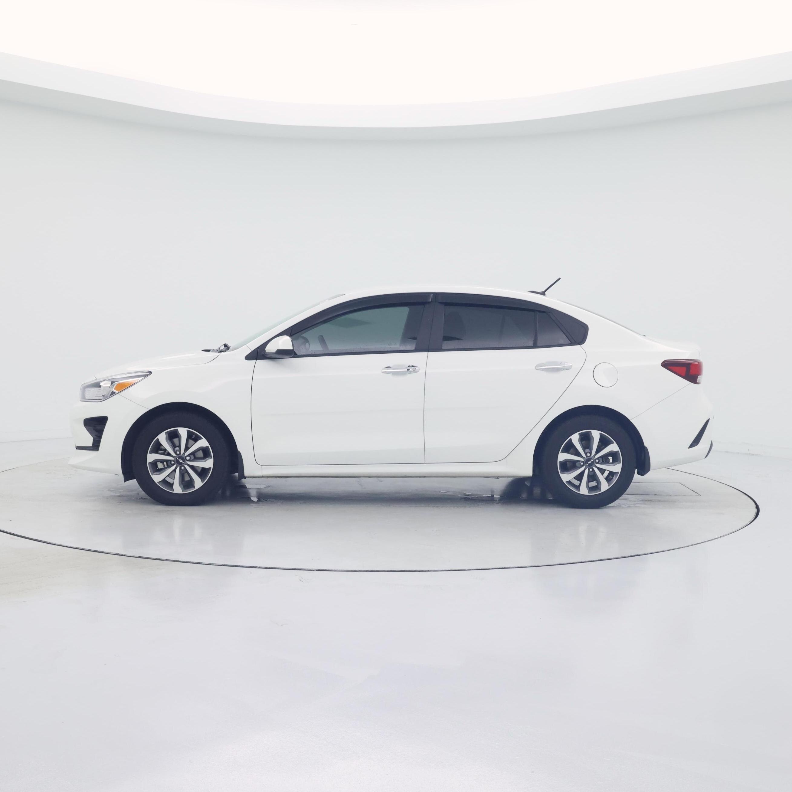 Thumbnail: 2023 Kia Rio - 3