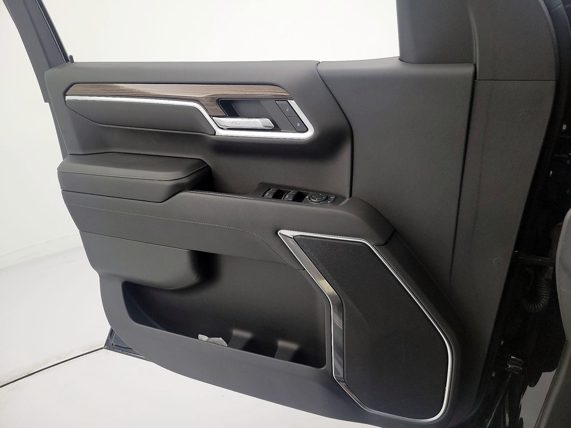 Thumbnail: 2022 Chevrolet Silverado 1500 - 12