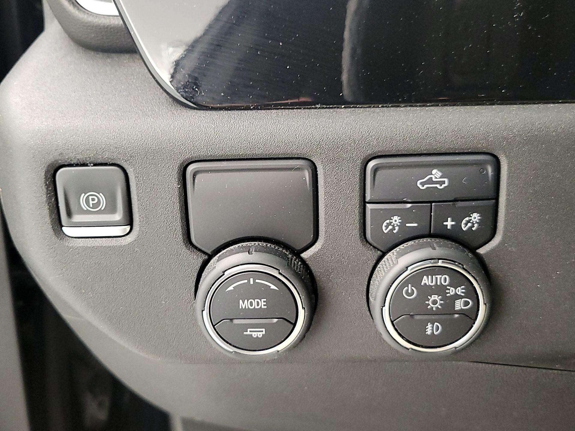 Thumbnail: 2022 Chevrolet Silverado 1500 - 13