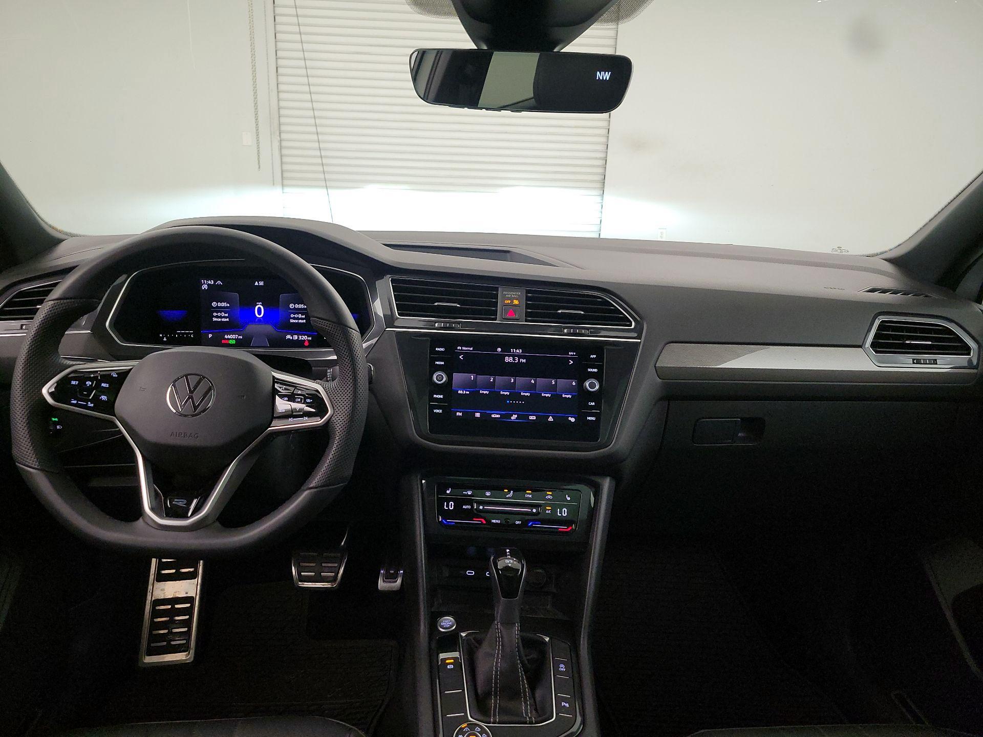 Thumbnail: 2022 Volkswagen Tiguan - 9