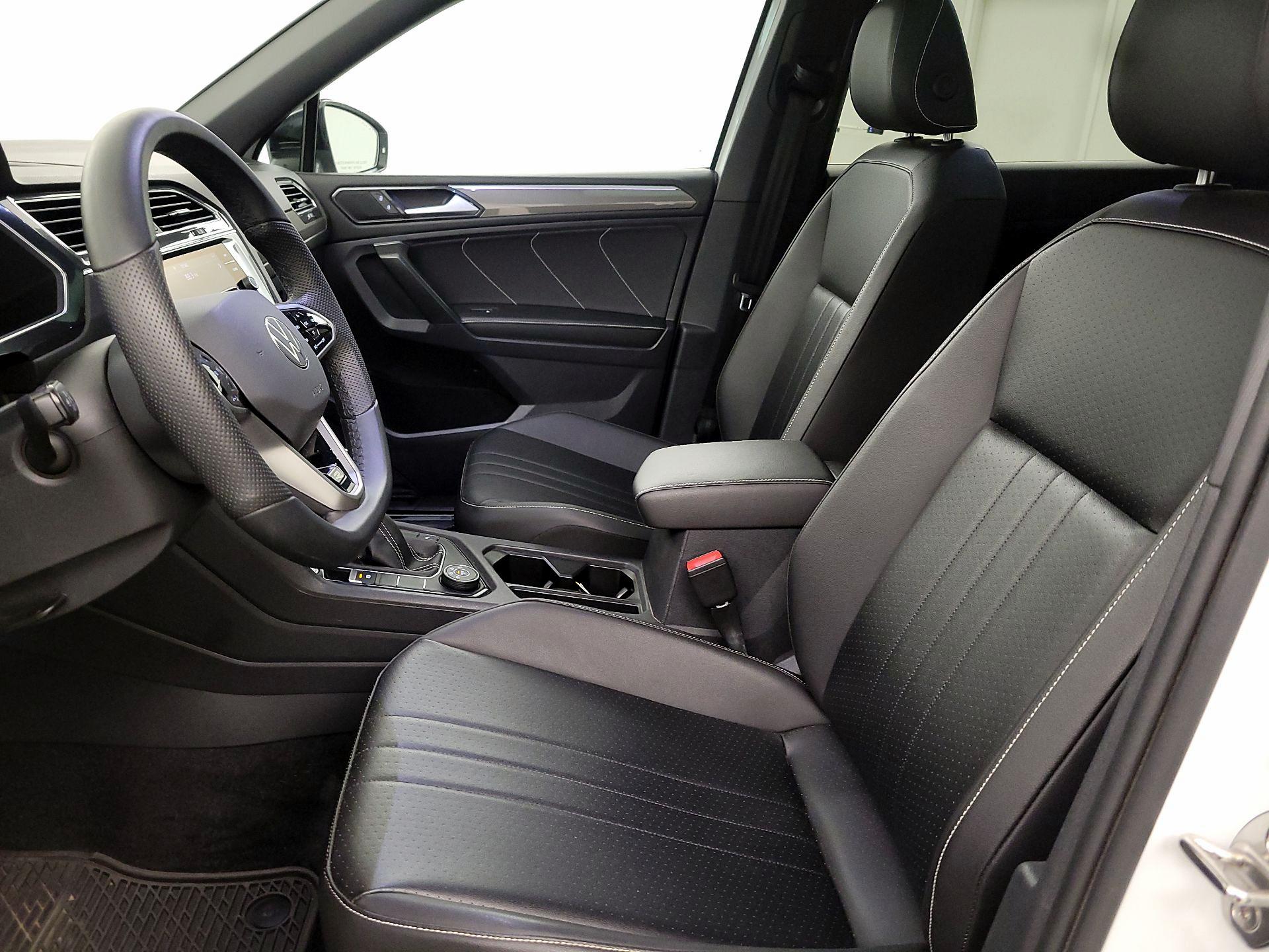 Thumbnail: 2022 Volkswagen Tiguan - 11