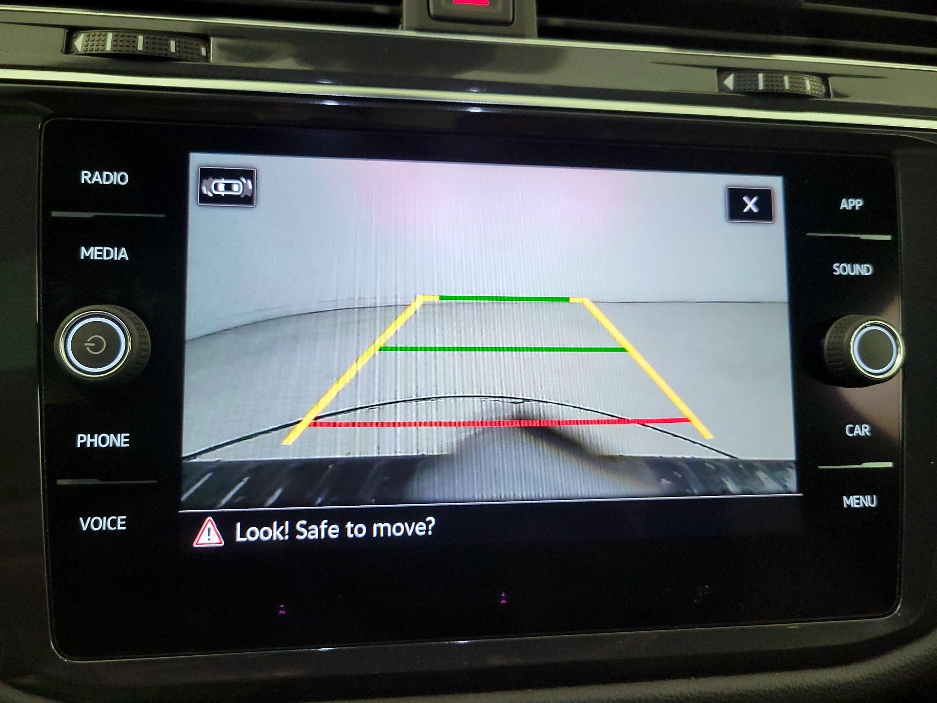 Thumbnail: 2022 Volkswagen Tiguan - 14