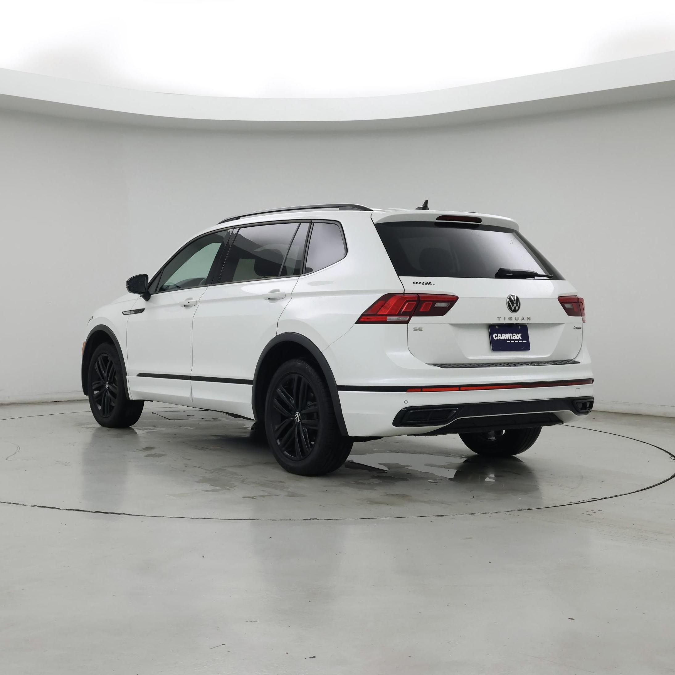Thumbnail: 2022 Volkswagen Tiguan - 2