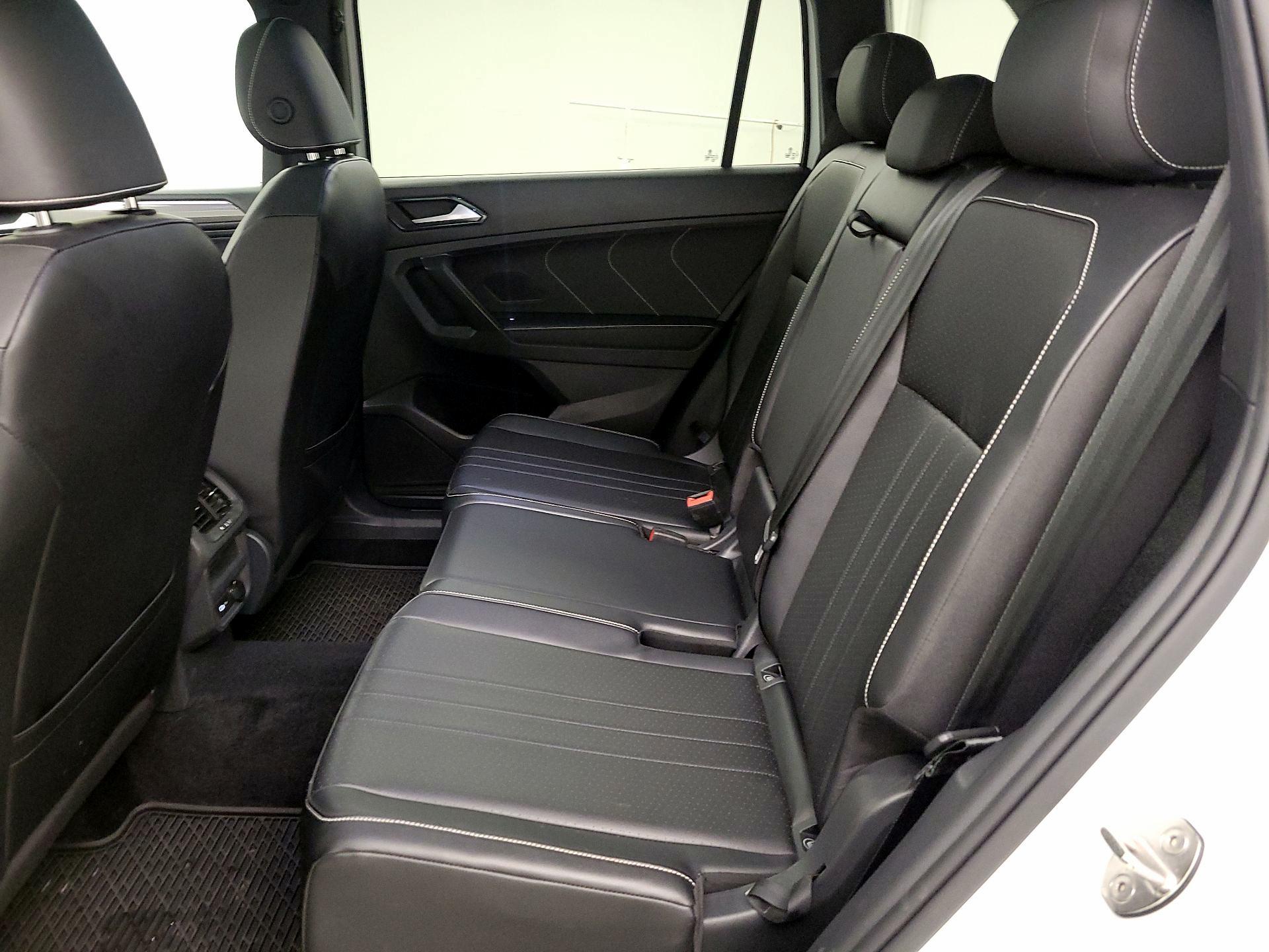 Thumbnail: 2022 Volkswagen Tiguan - 20