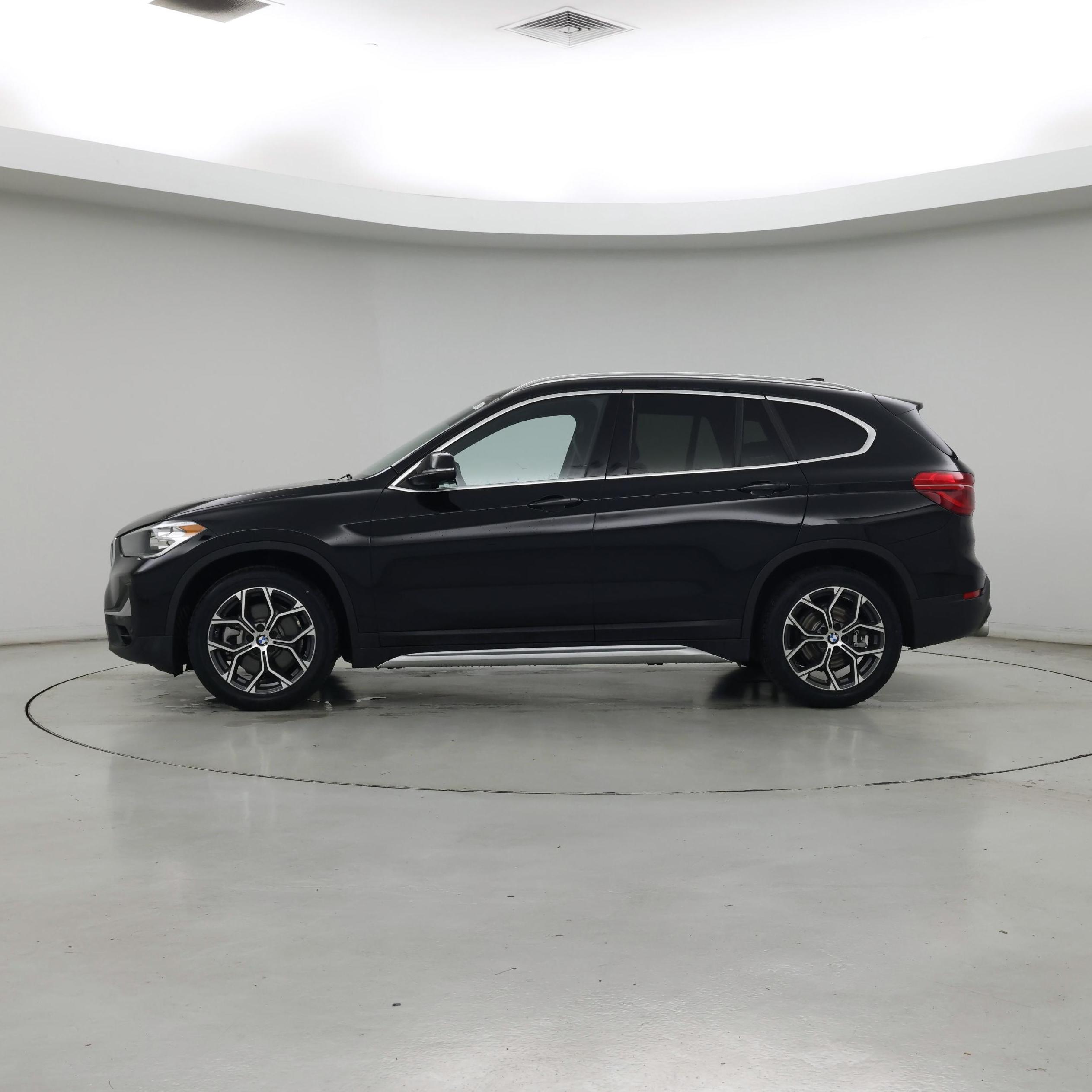 Thumbnail: 2021 BMW X1 - 3