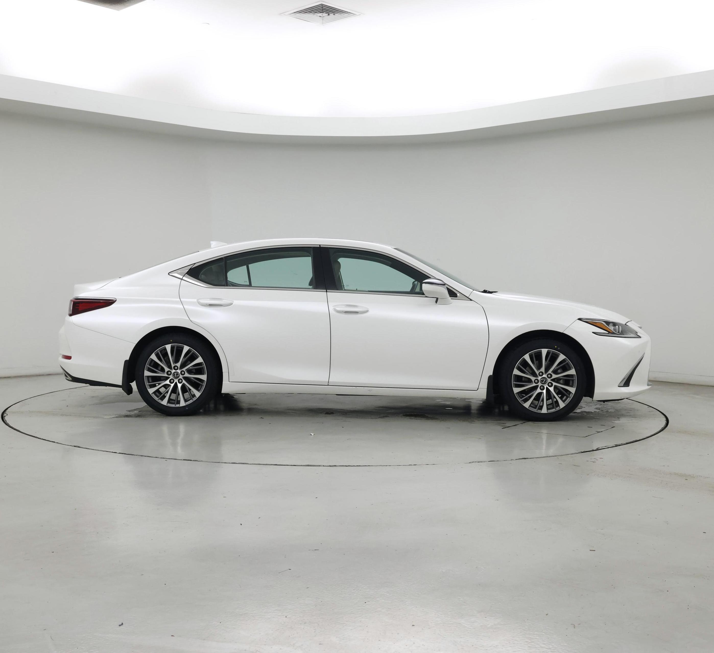 Thumbnail: 2021 Lexus ES - 7
